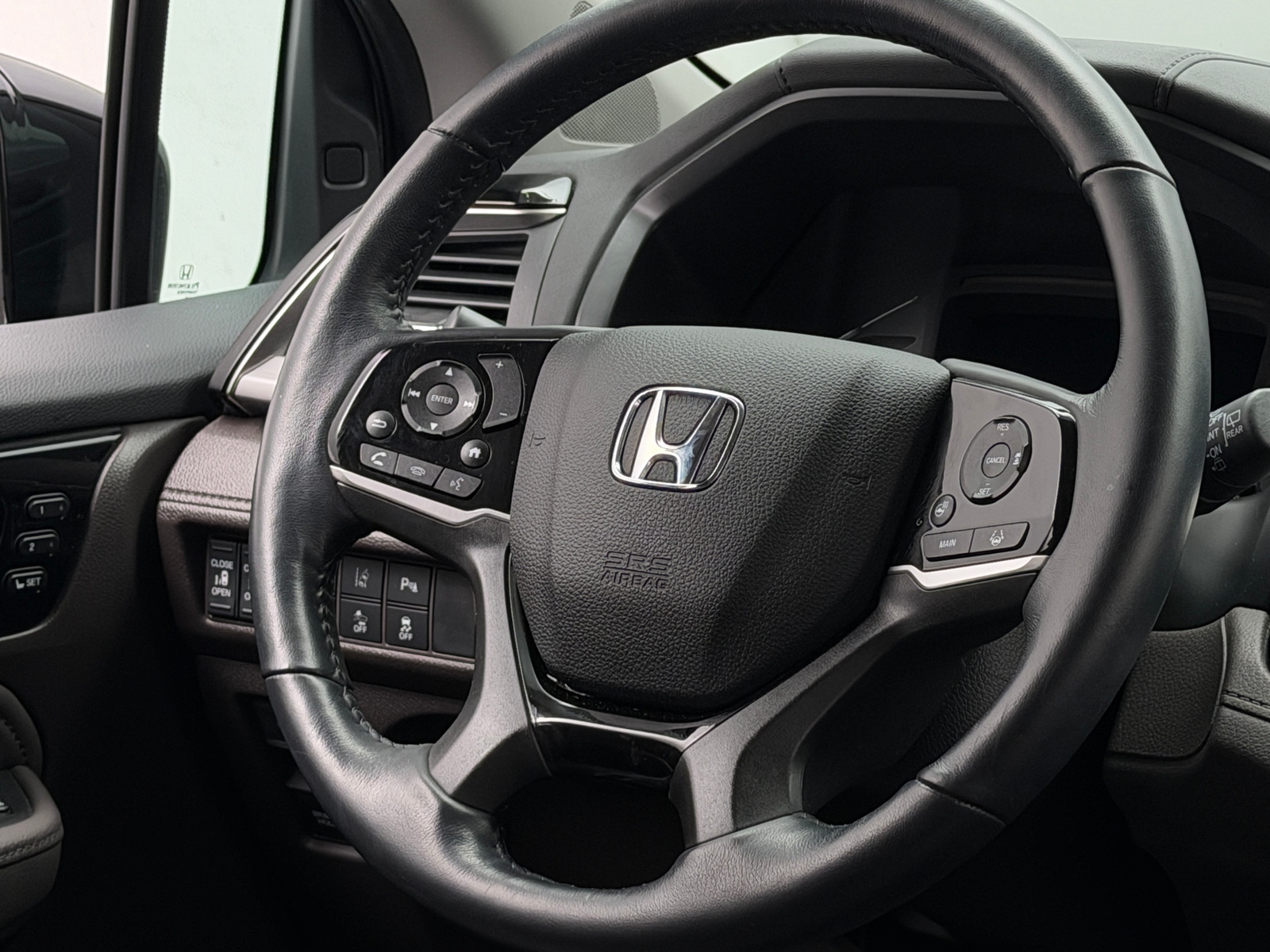 Thumbnail: 2019 Honda Odyssey - 4