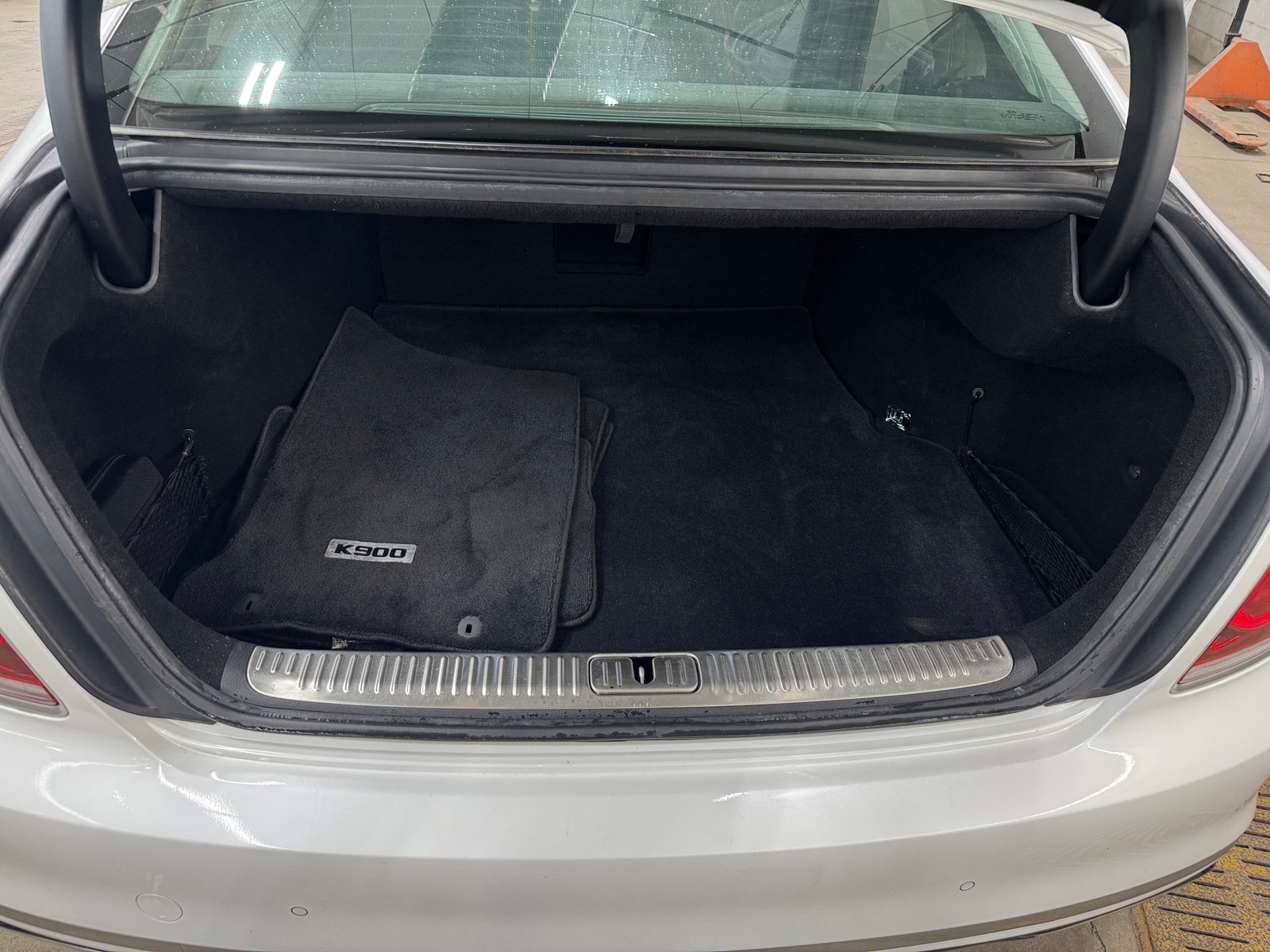 Thumbnail: 2019 Kia K900 - 6