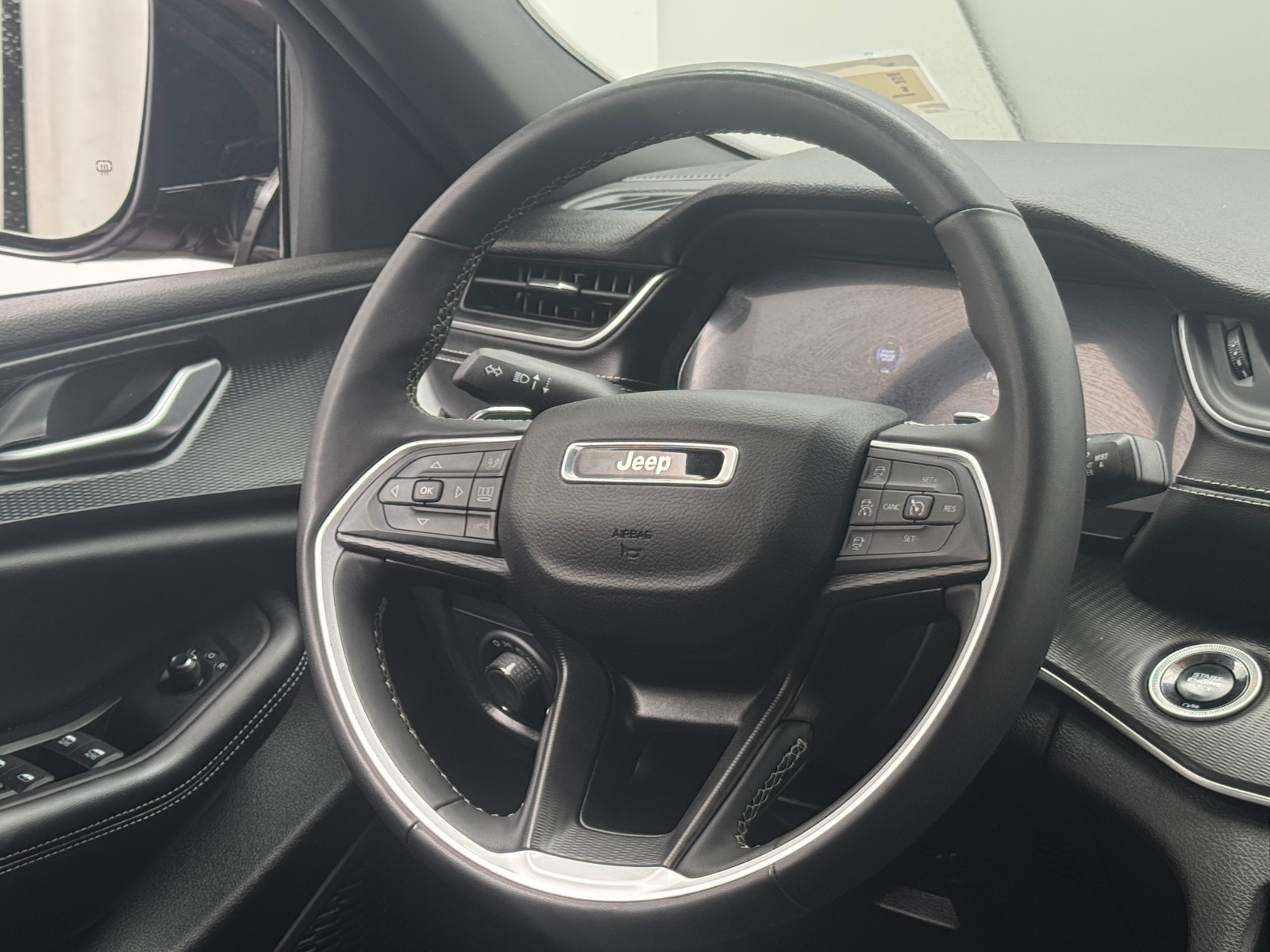 Thumbnail: 2024 Jeep Grand Cherokee - 5