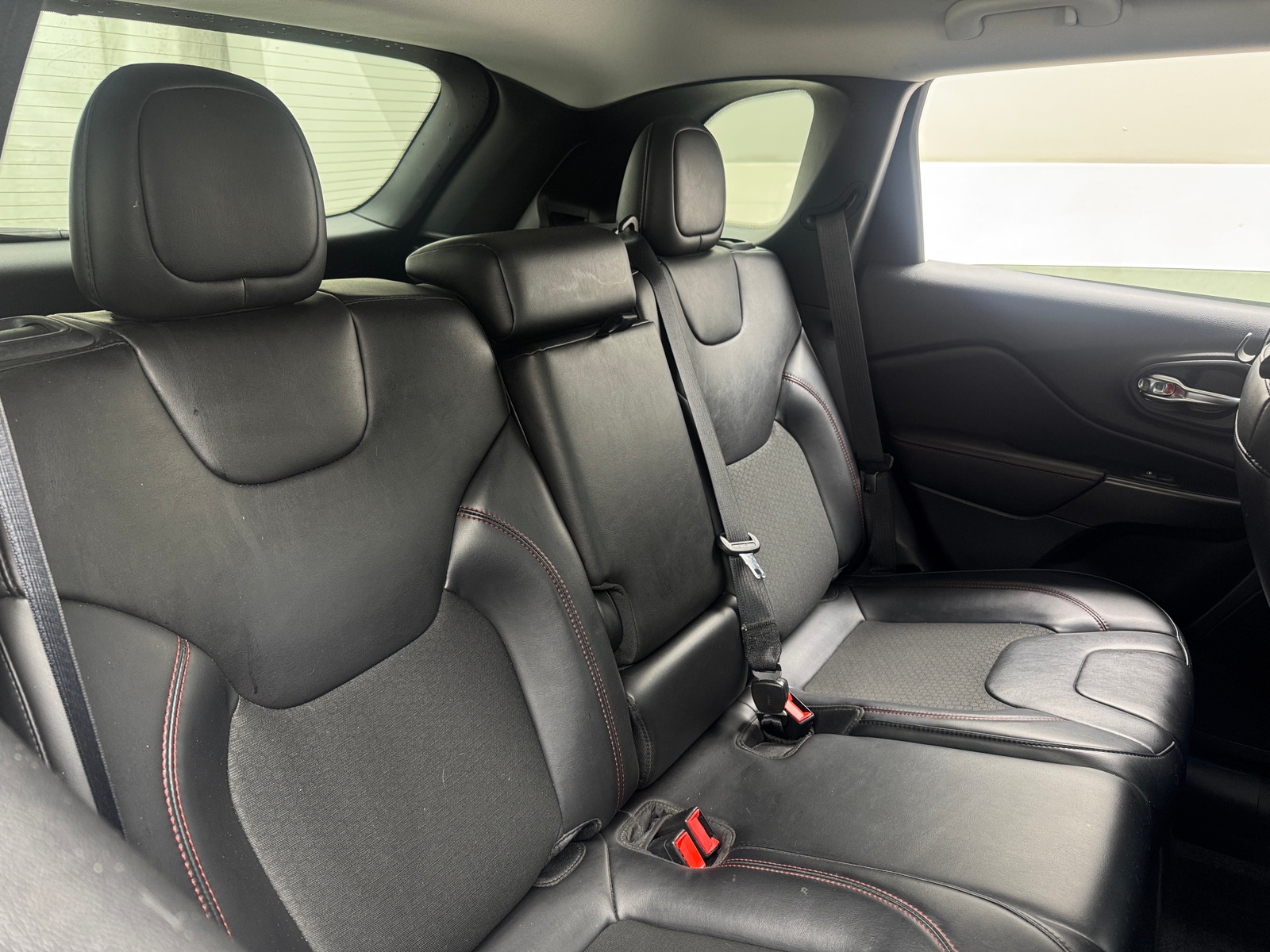 Thumbnail: 2019 Jeep Cherokee - 6
