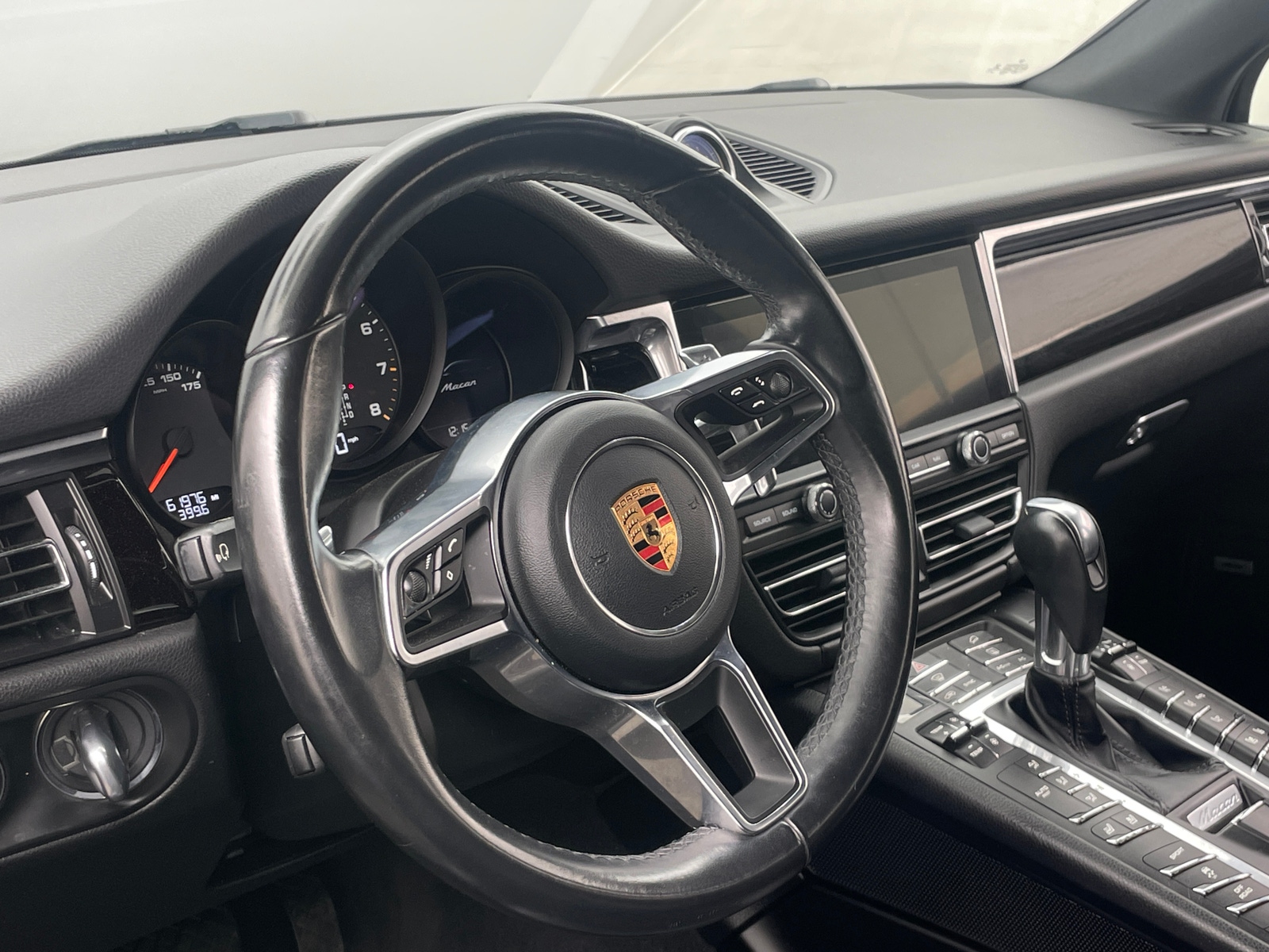 Thumbnail: 2019 Porsche Macan - 4