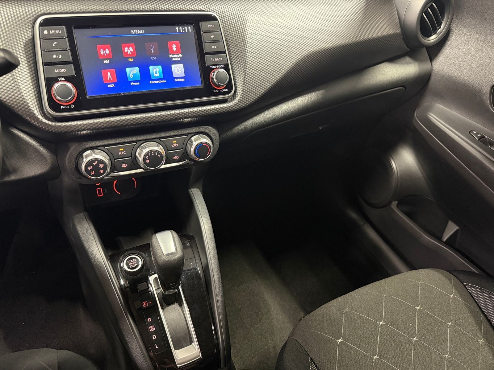 Thumbnail: 2020 Nissan Kicks - 4