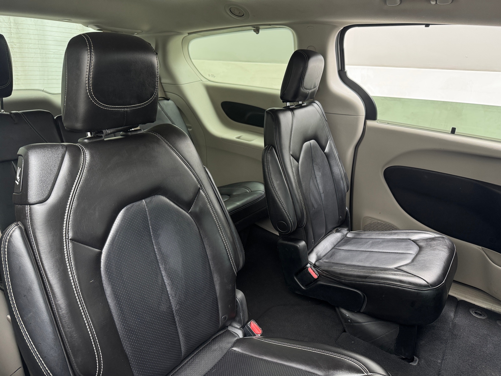 Thumbnail: 2023 Chrysler Pacifica - 5