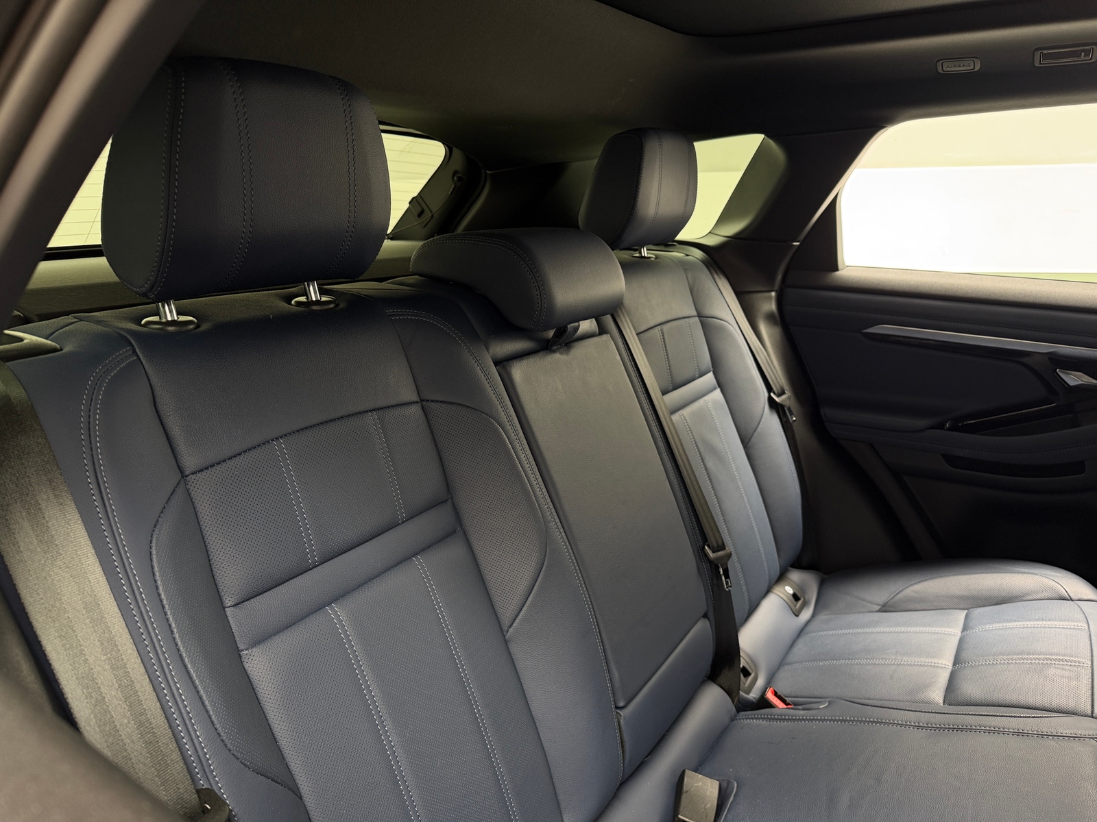 Thumbnail: 2020 Land Rover Range Rover Evoque - 5
