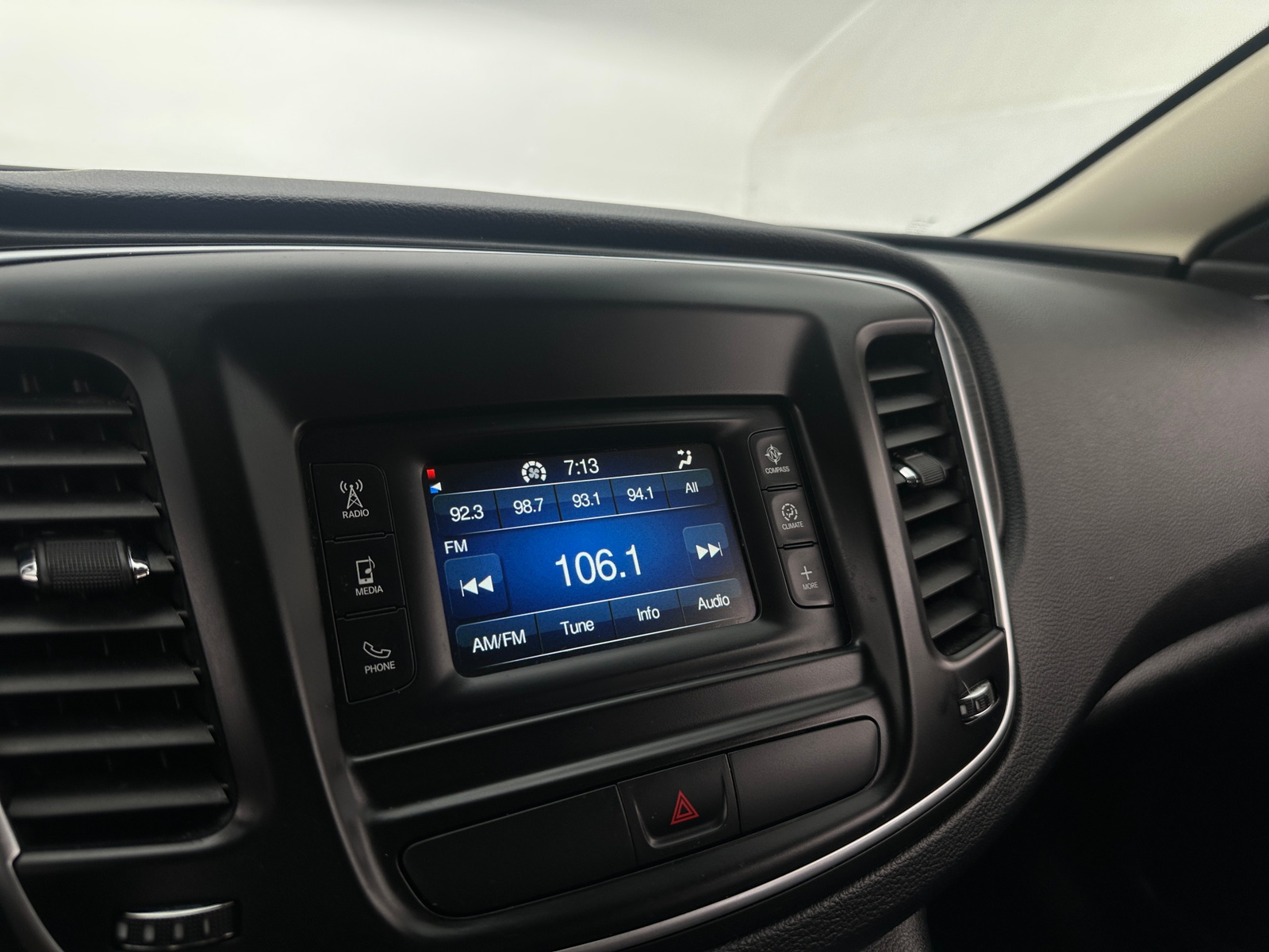 Thumbnail: 2016 Chrysler 200 - 4
