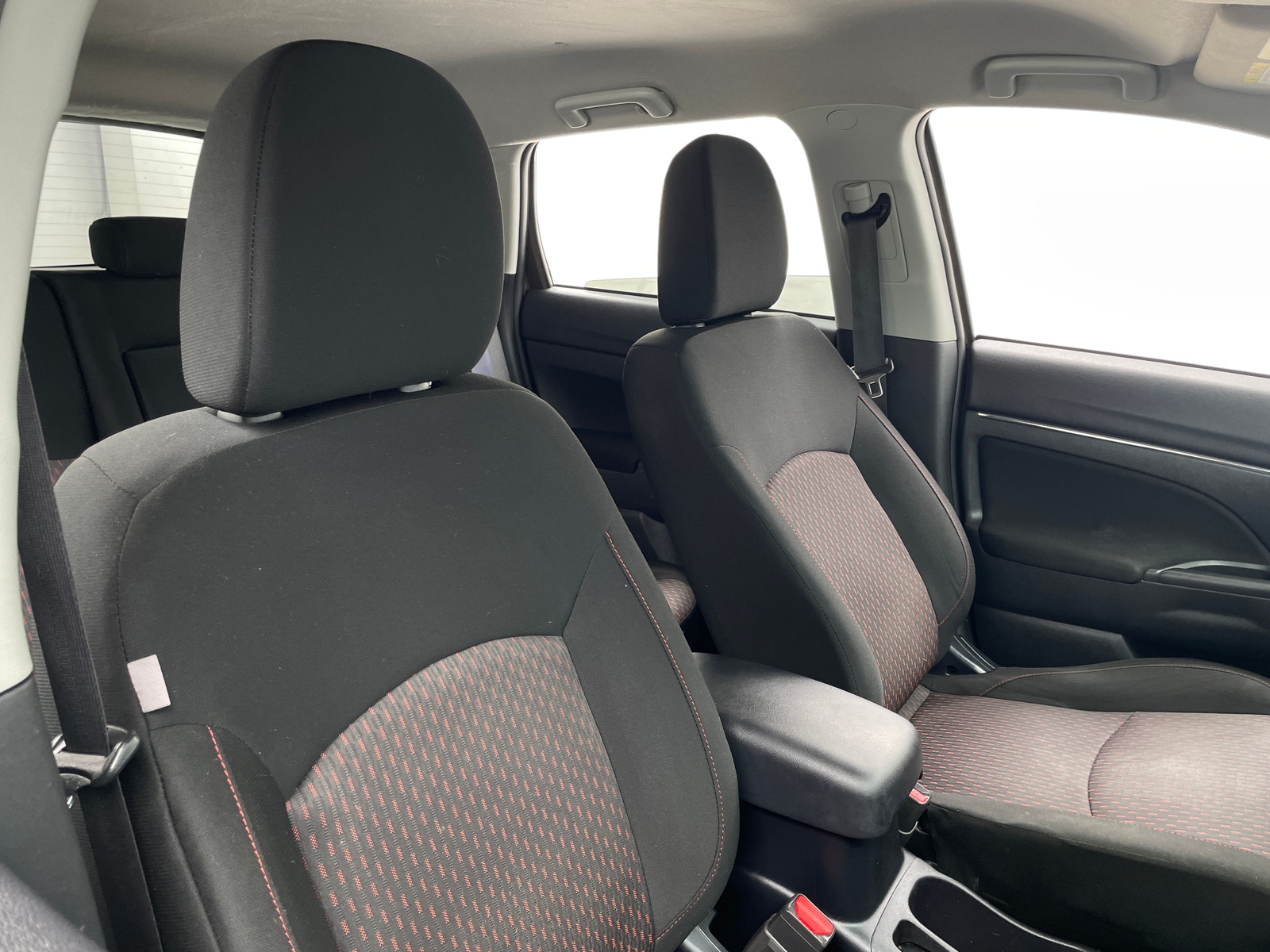 Thumbnail: 2017 Mitsubishi Outlander Sport - 2