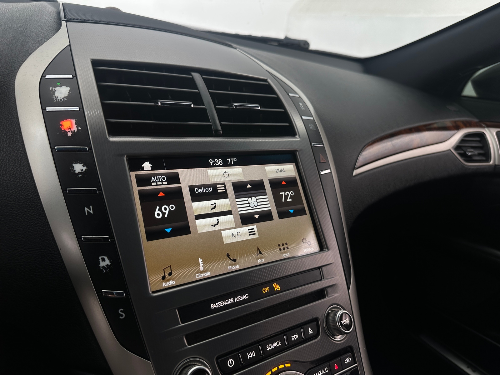 Thumbnail: 2017 Lincoln MKZ - 3