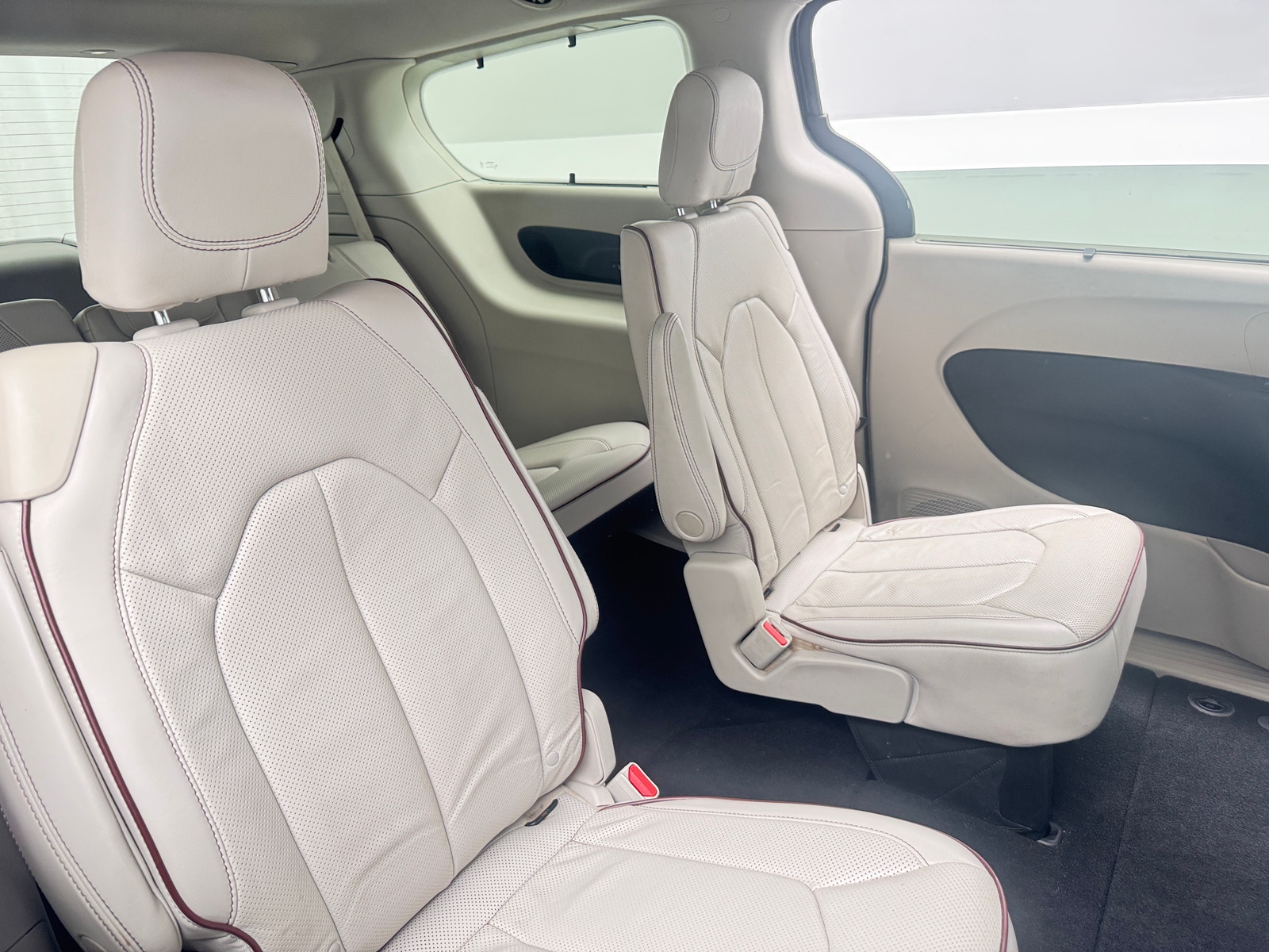 Thumbnail: 2019 Chrysler Pacifica - 5