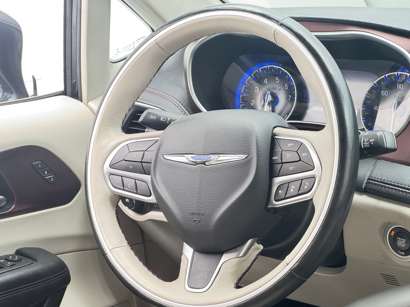 Thumbnail: 2019 Chrysler Pacifica - 4