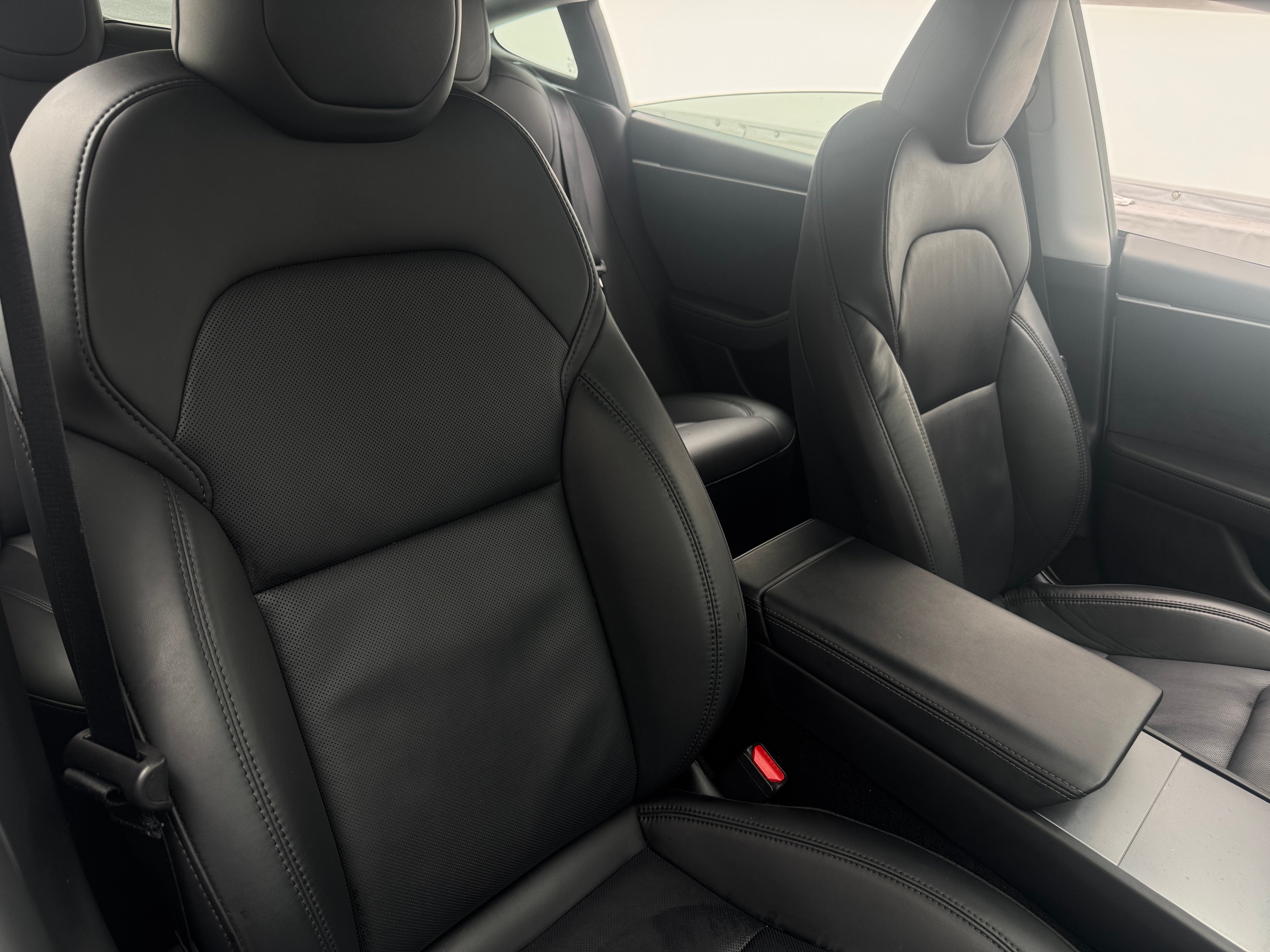 Used 2024 Tesla Model 3 Long Range with VIN 5YJ3E1EBXRF767609 for sale in Oak Creek, WI