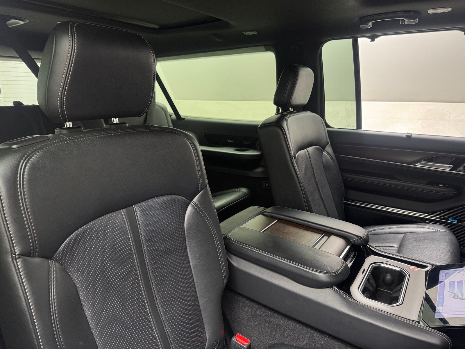 Thumbnail: 2024 Jeep Grand Wagoneer L - 5