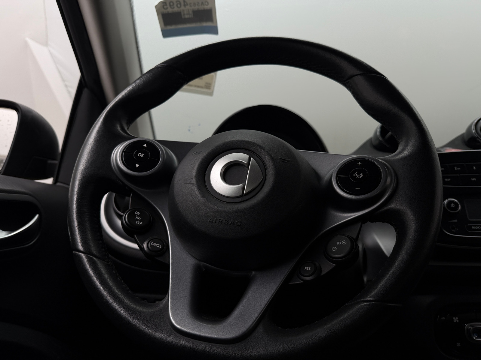 Thumbnail: 2017 smart fortwo - 4