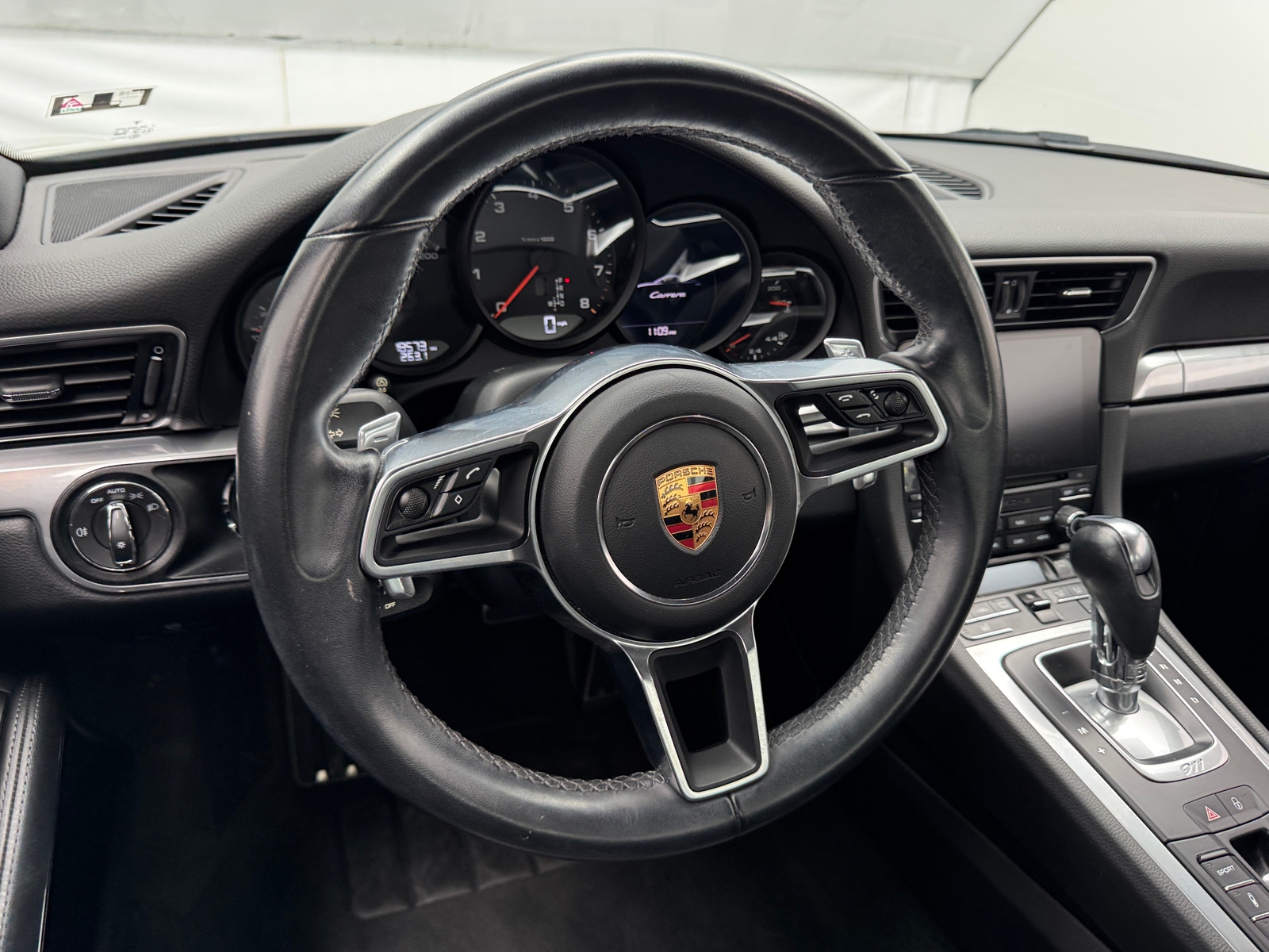 Thumbnail: 2018 Porsche 911 - 3