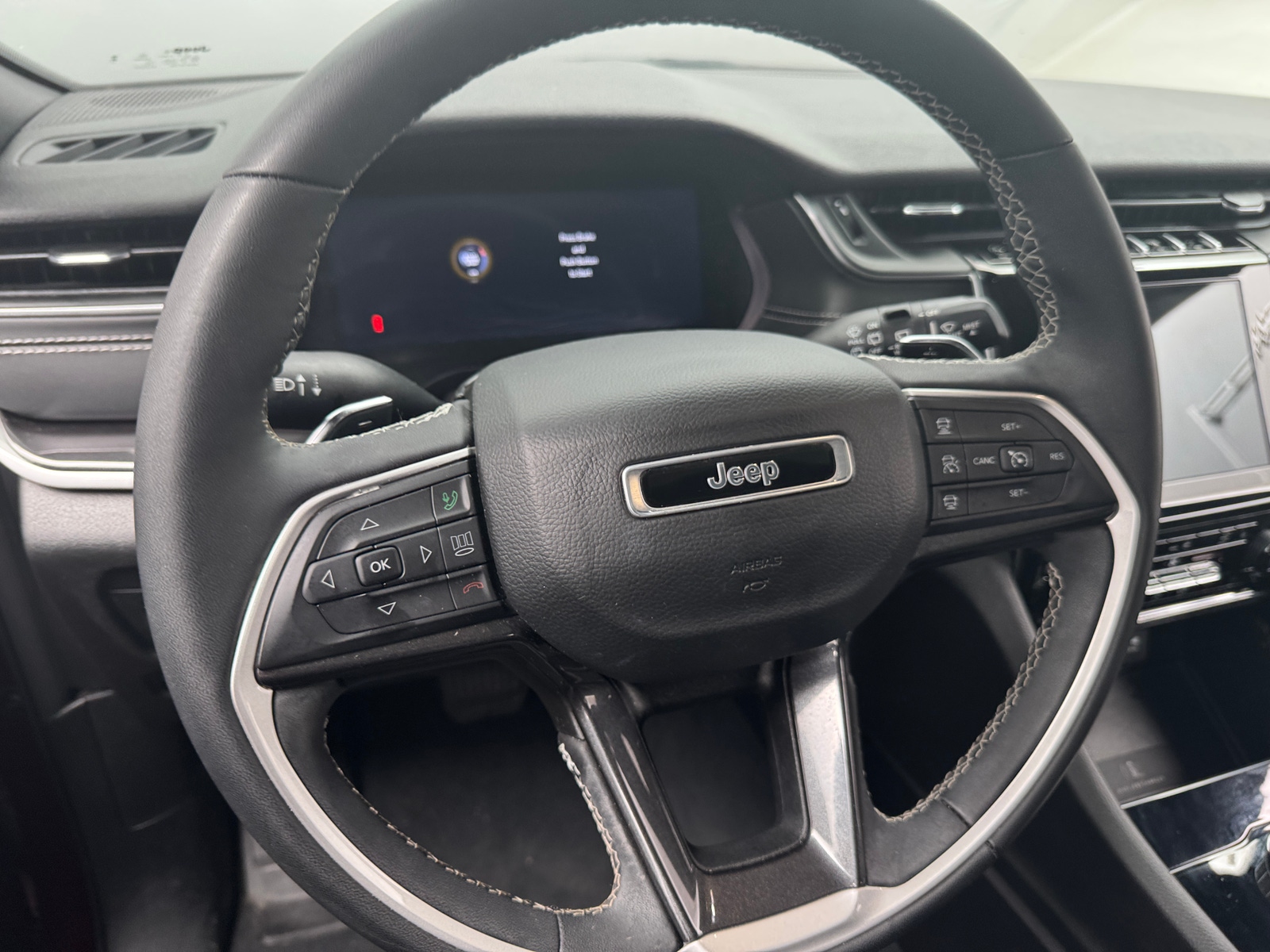 Thumbnail: 2023 Jeep Grand Cherokee - 4