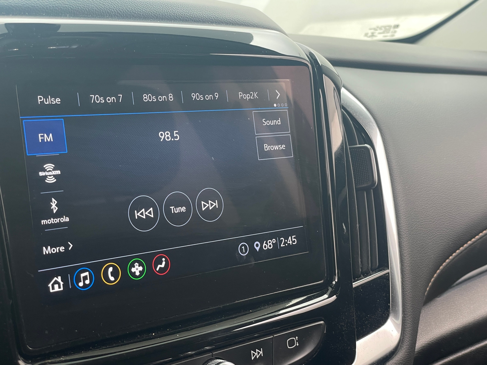 Thumbnail: 2021 Chevrolet Traverse - 4