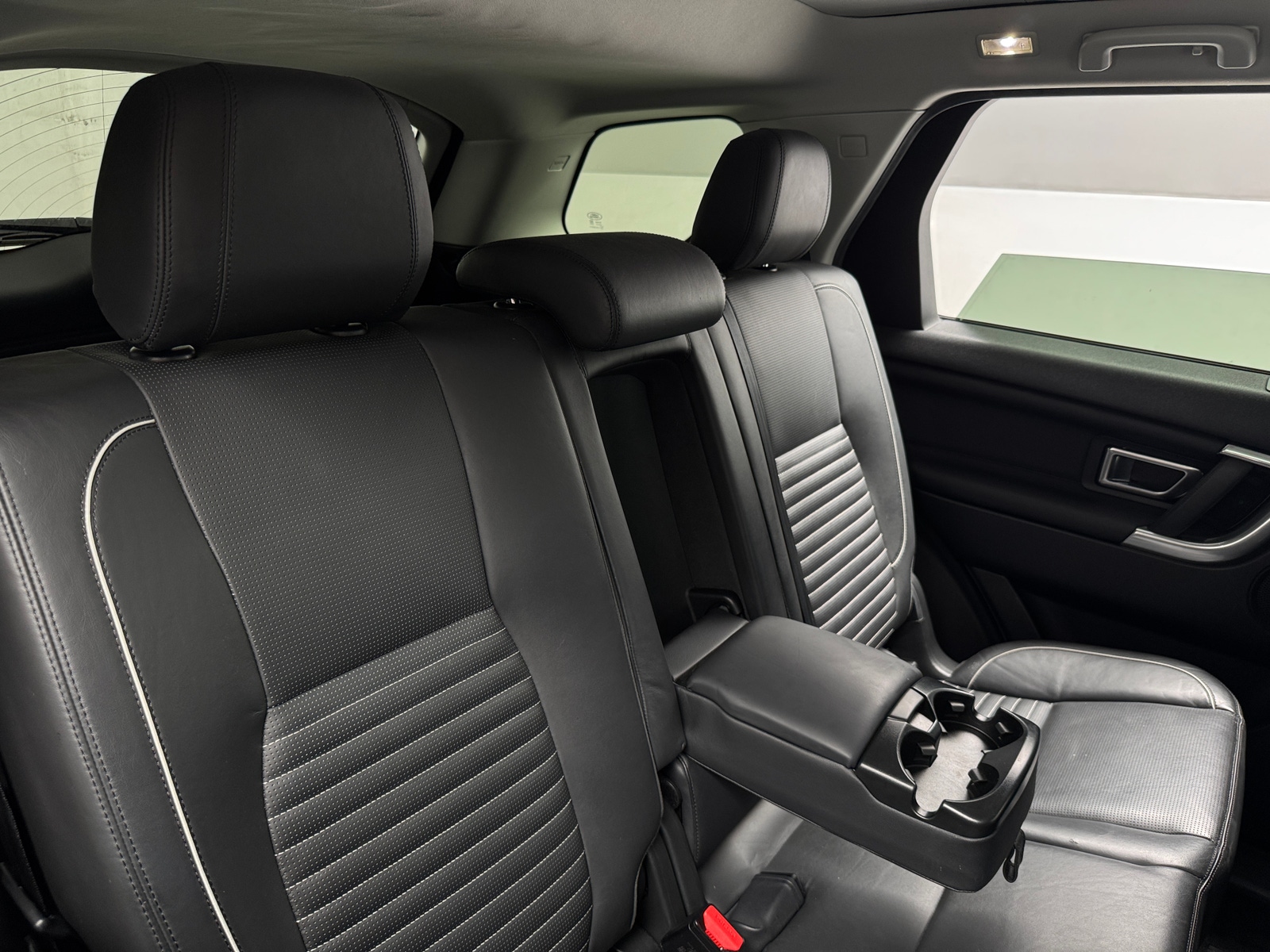 Thumbnail: 2018 Land Rover Discovery Sport - 5