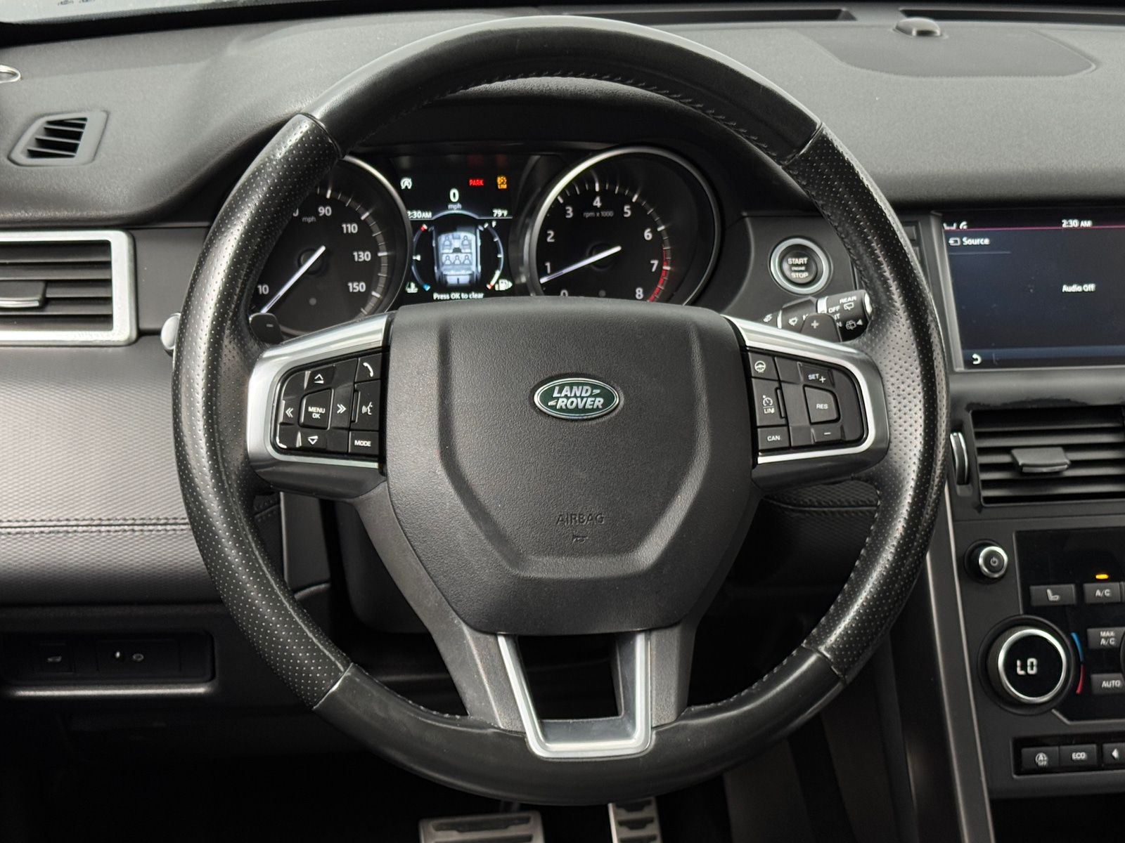 Thumbnail: 2018 Land Rover Discovery Sport - 4