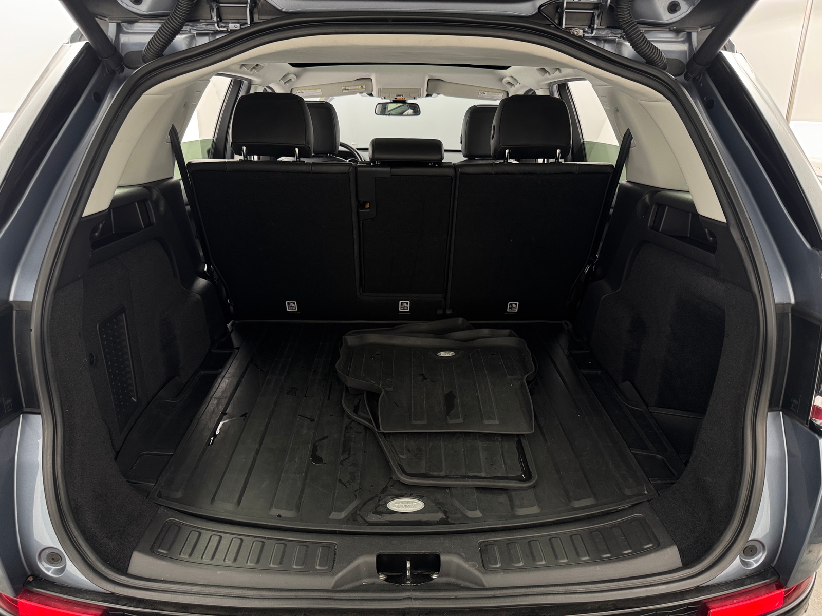 Thumbnail: 2018 Land Rover Discovery Sport - 6