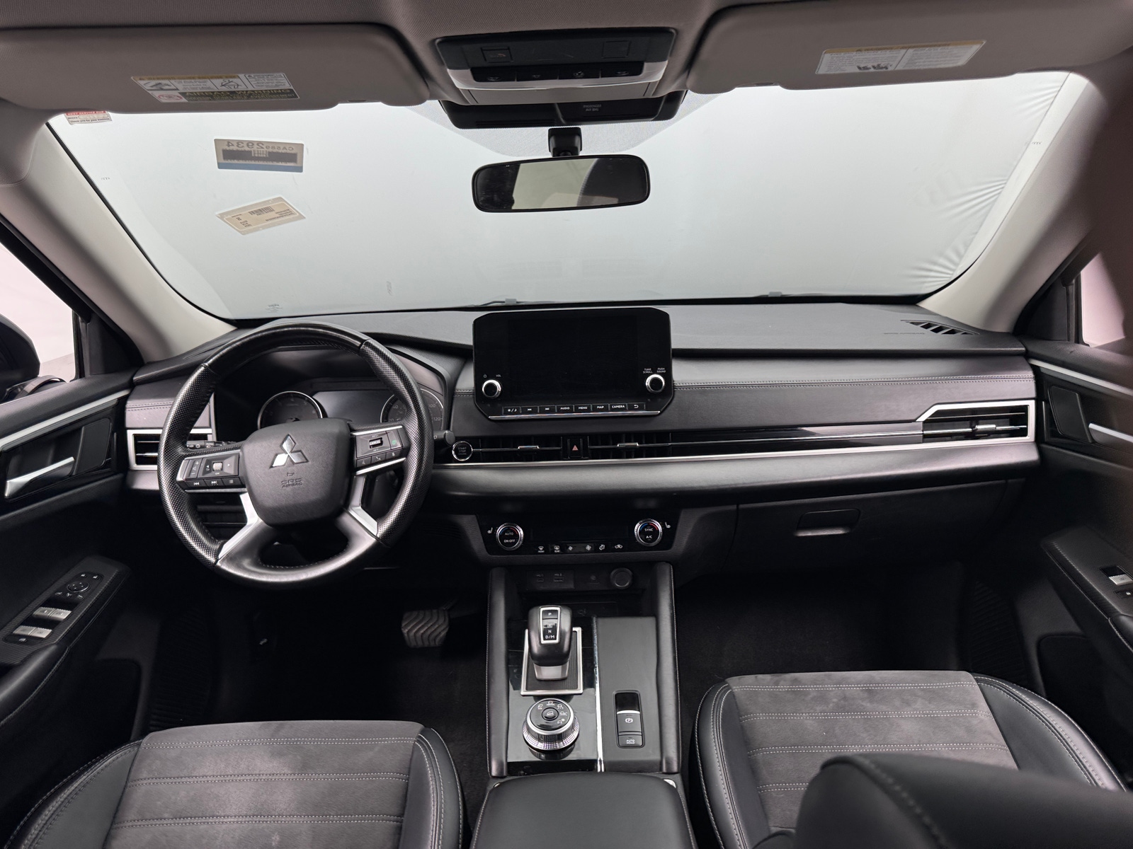 Thumbnail: 2024 Mitsubishi Outlander - 2