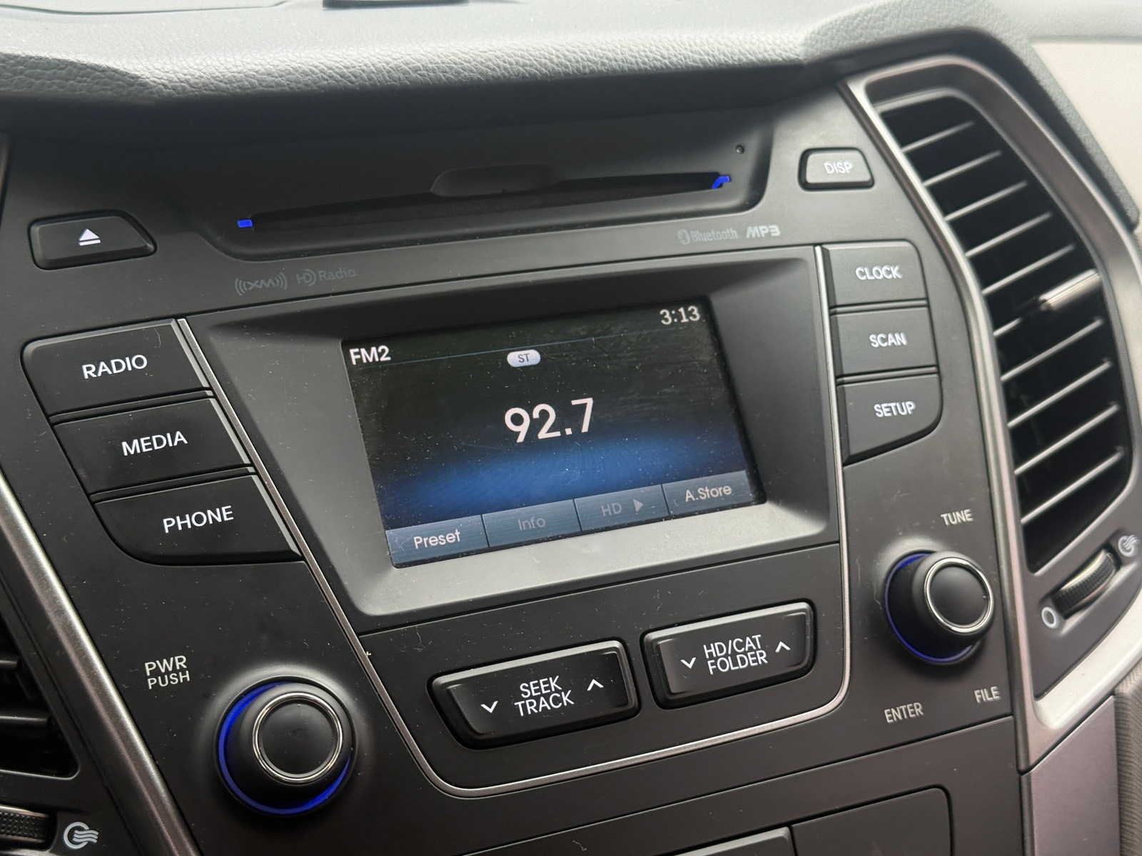 Thumbnail: 2015 Hyundai Santa Fe - 4