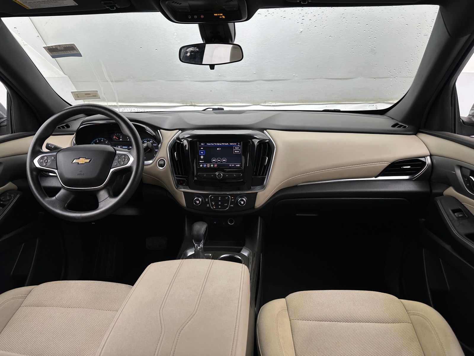 Thumbnail: 2023 Chevrolet Traverse - 3