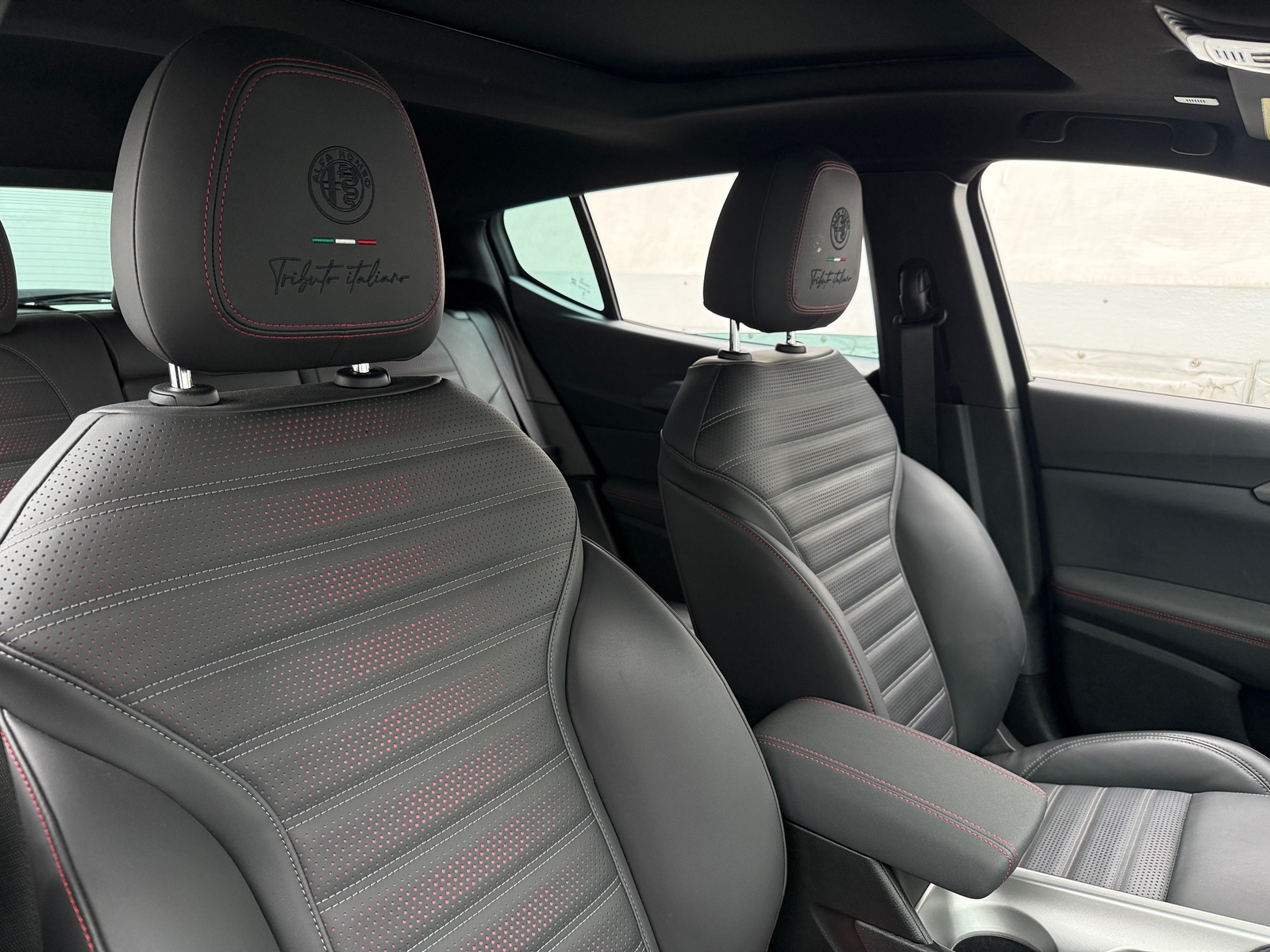 Thumbnail: 2025 Alfa Romeo Tonale - 2