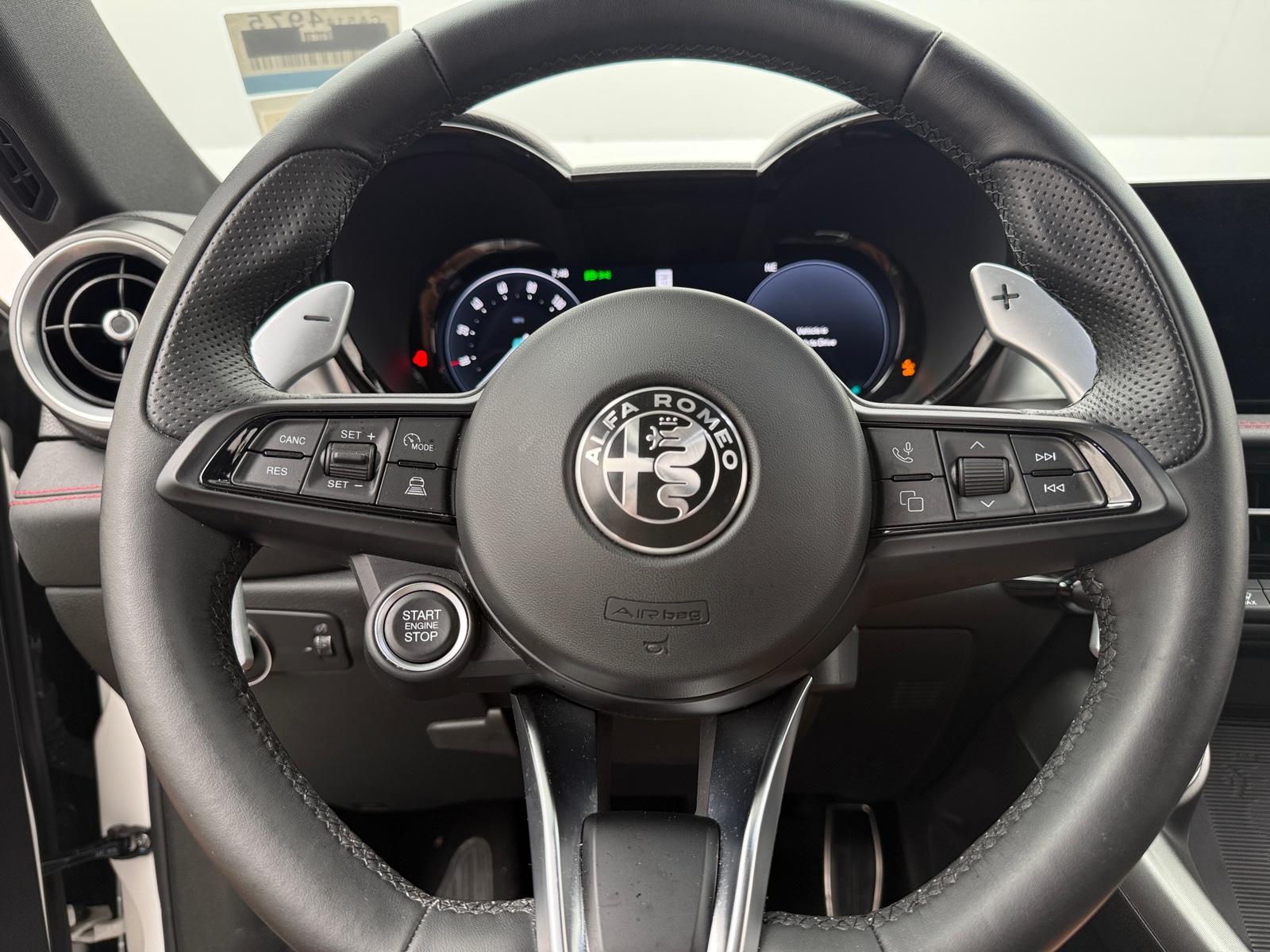 Thumbnail: 2025 Alfa Romeo Tonale - 5