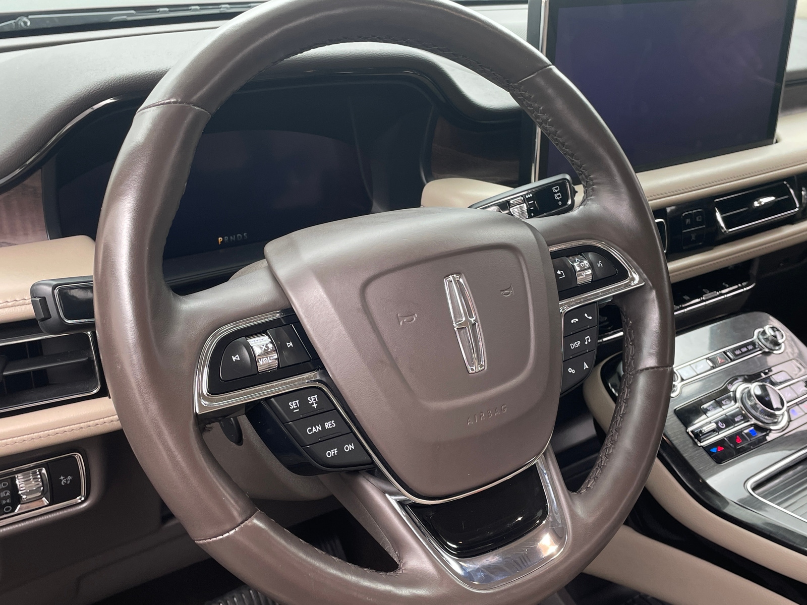 Thumbnail: 2023 Lincoln Nautilus - 4