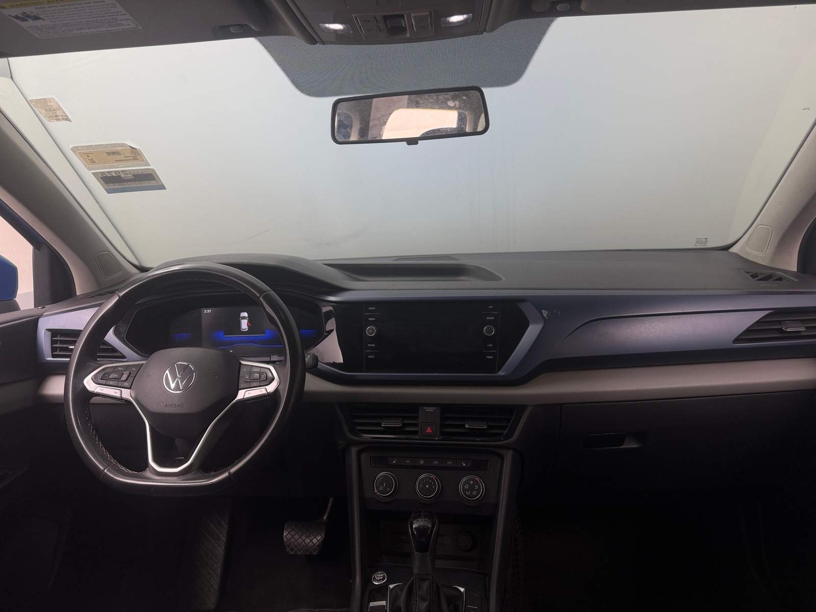 Thumbnail: 2022 Volkswagen Taos - 3