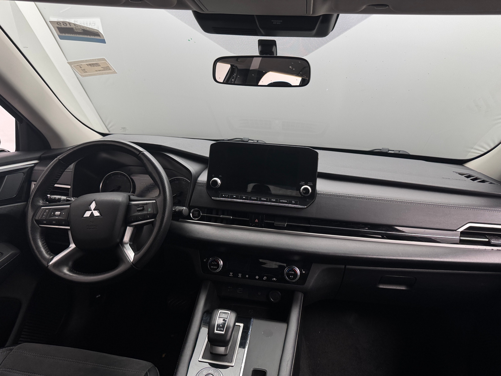 Thumbnail: 2024 Mitsubishi Outlander - 2