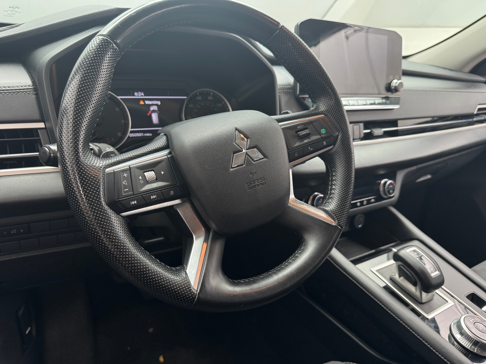 Thumbnail: 2024 Mitsubishi Outlander - 4