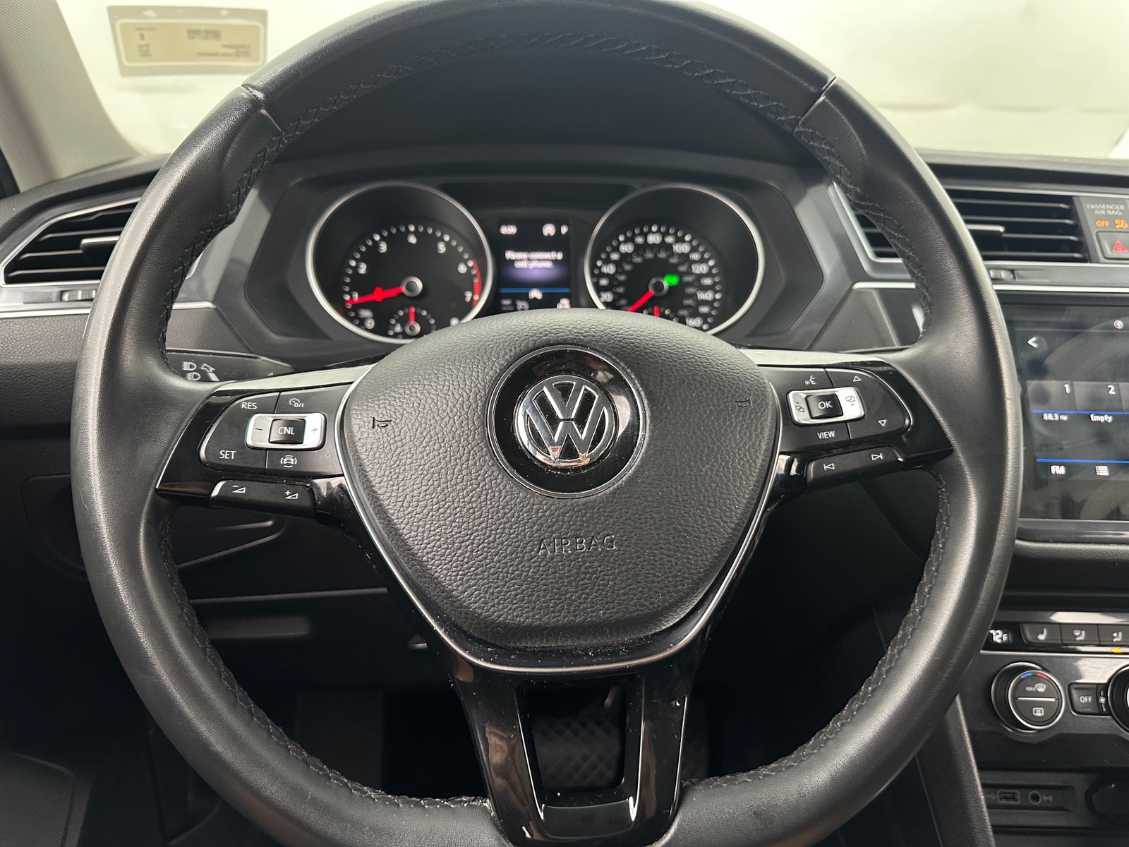 Thumbnail: 2020 Volkswagen Tiguan - 4