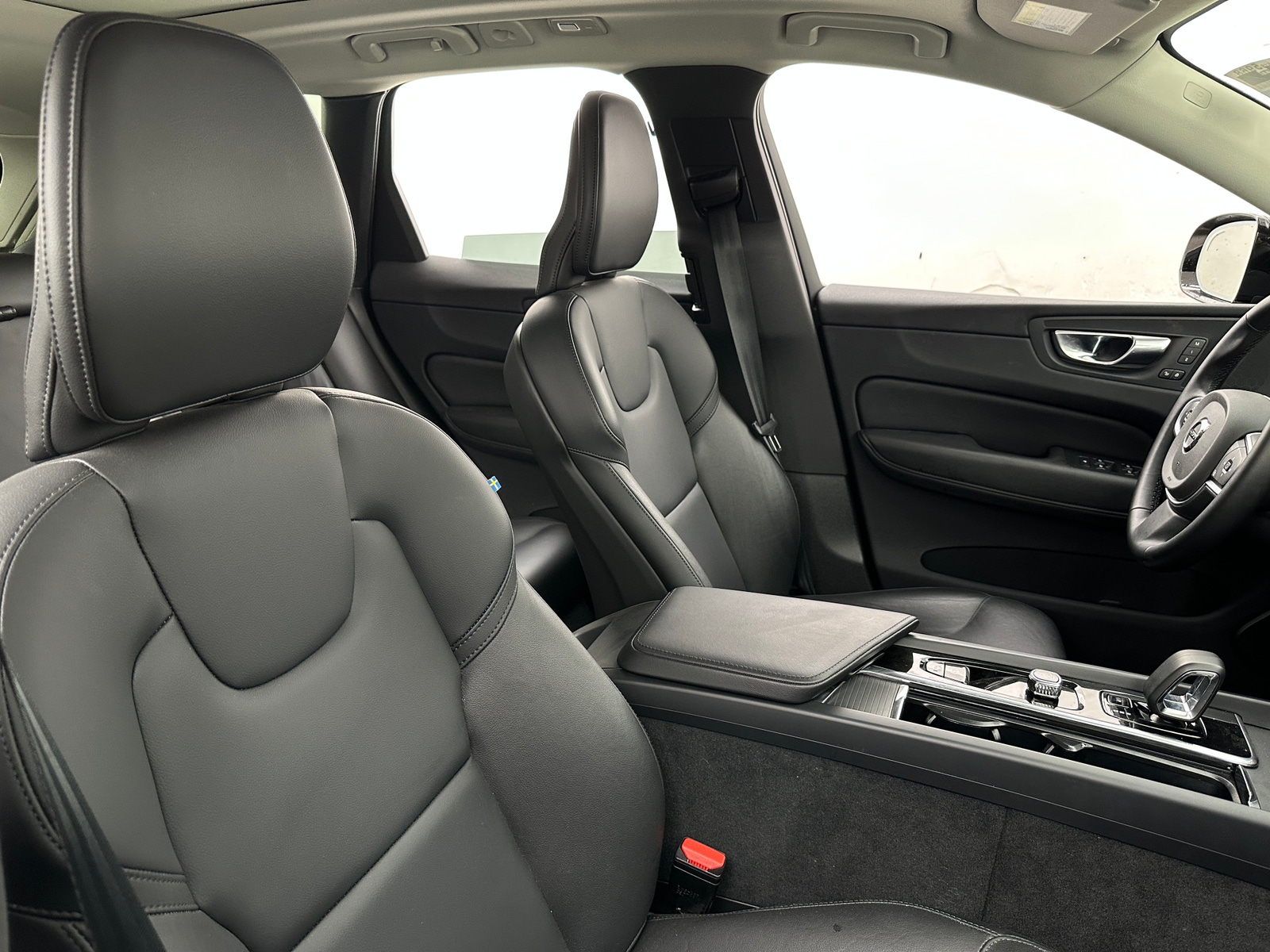 Thumbnail: 2025 Volvo XC60 - 2