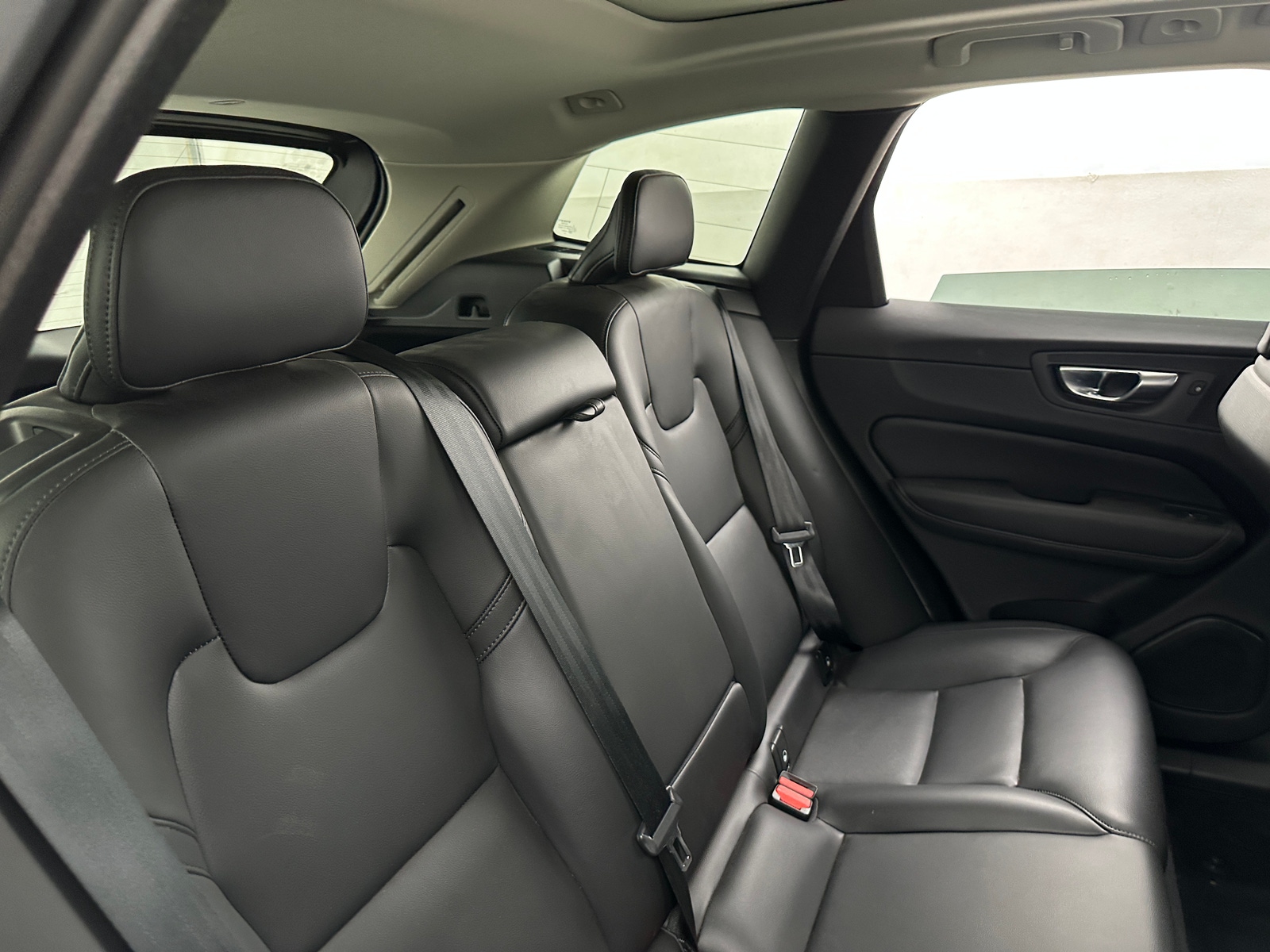 Thumbnail: 2025 Volvo XC60 - 6