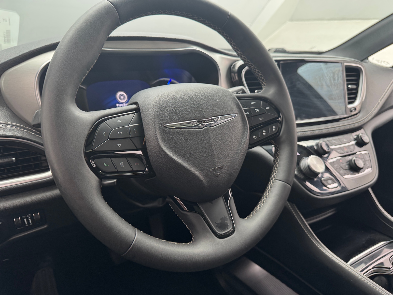 Thumbnail: 2024 Chrysler Pacifica - 4