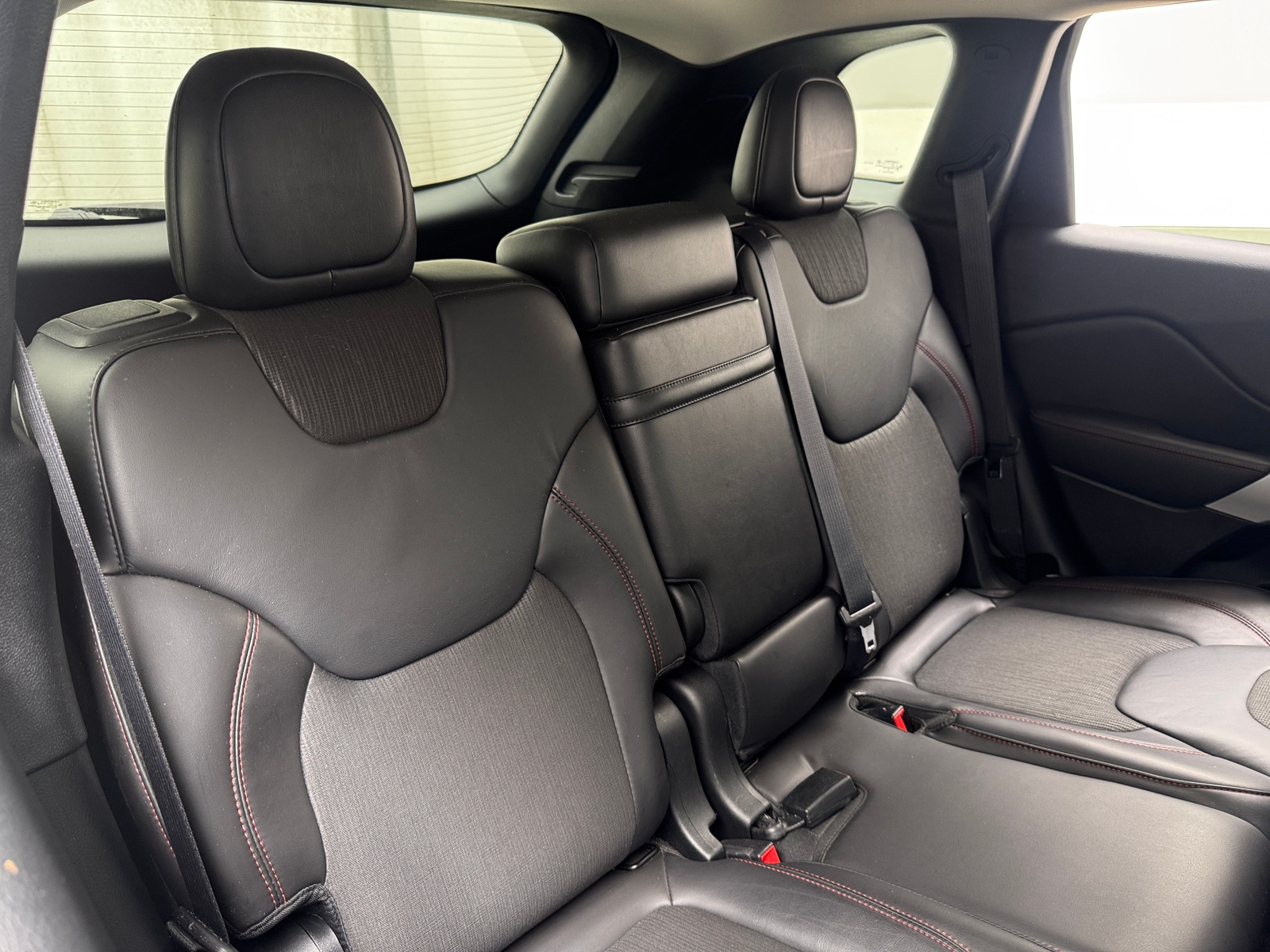 Thumbnail: 2018 Jeep Cherokee - 6