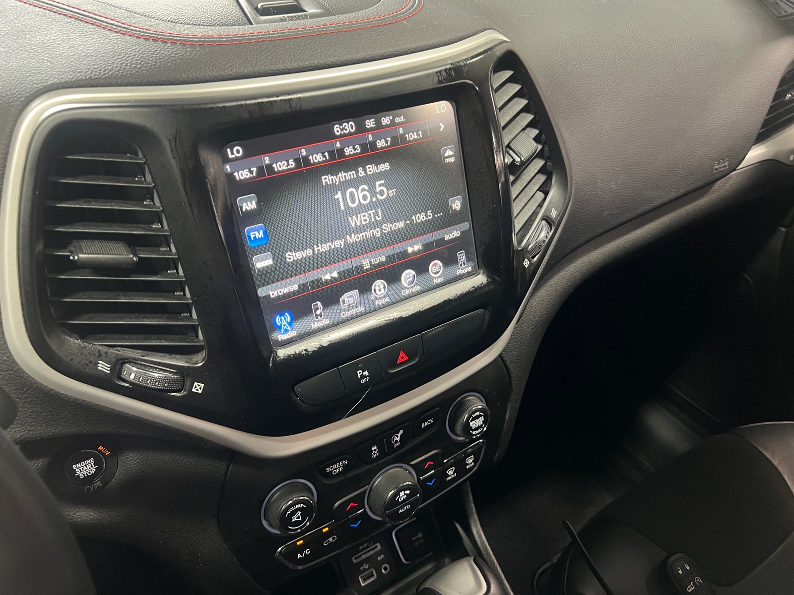 Thumbnail: 2018 Jeep Cherokee - 4