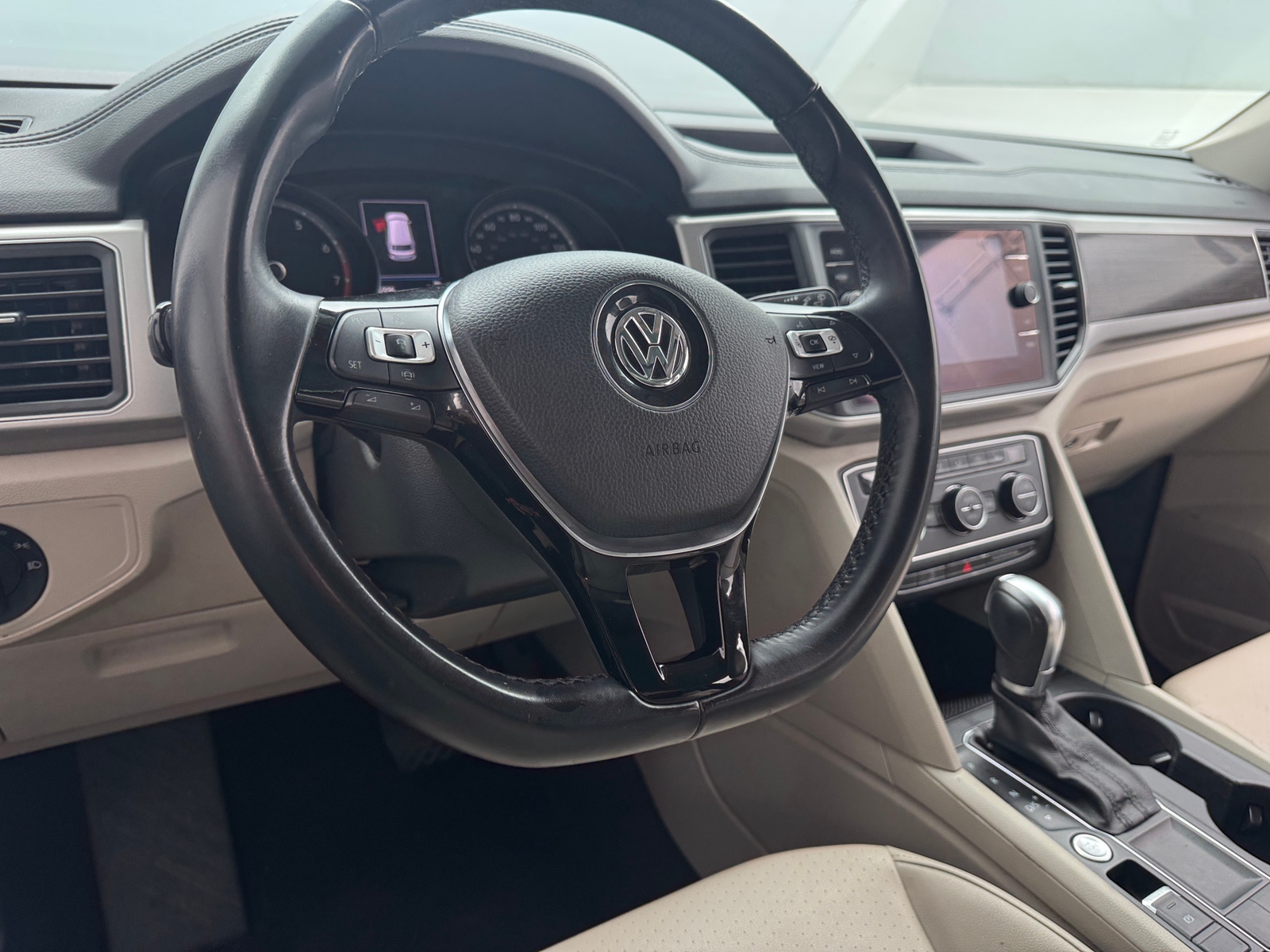 Thumbnail: 2019 Volkswagen Atlas - 4