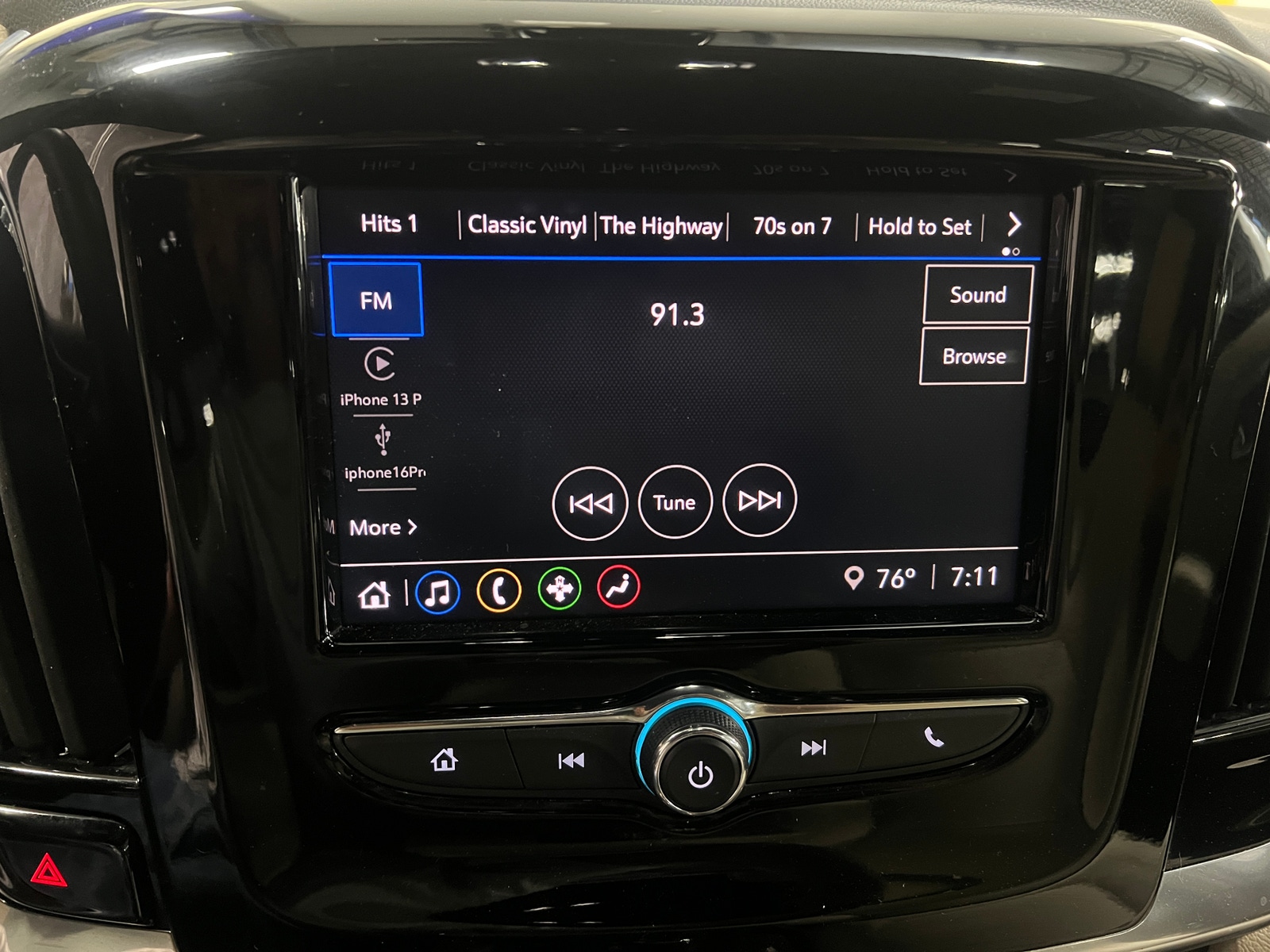 Thumbnail: 2023 Chevrolet Traverse - 4