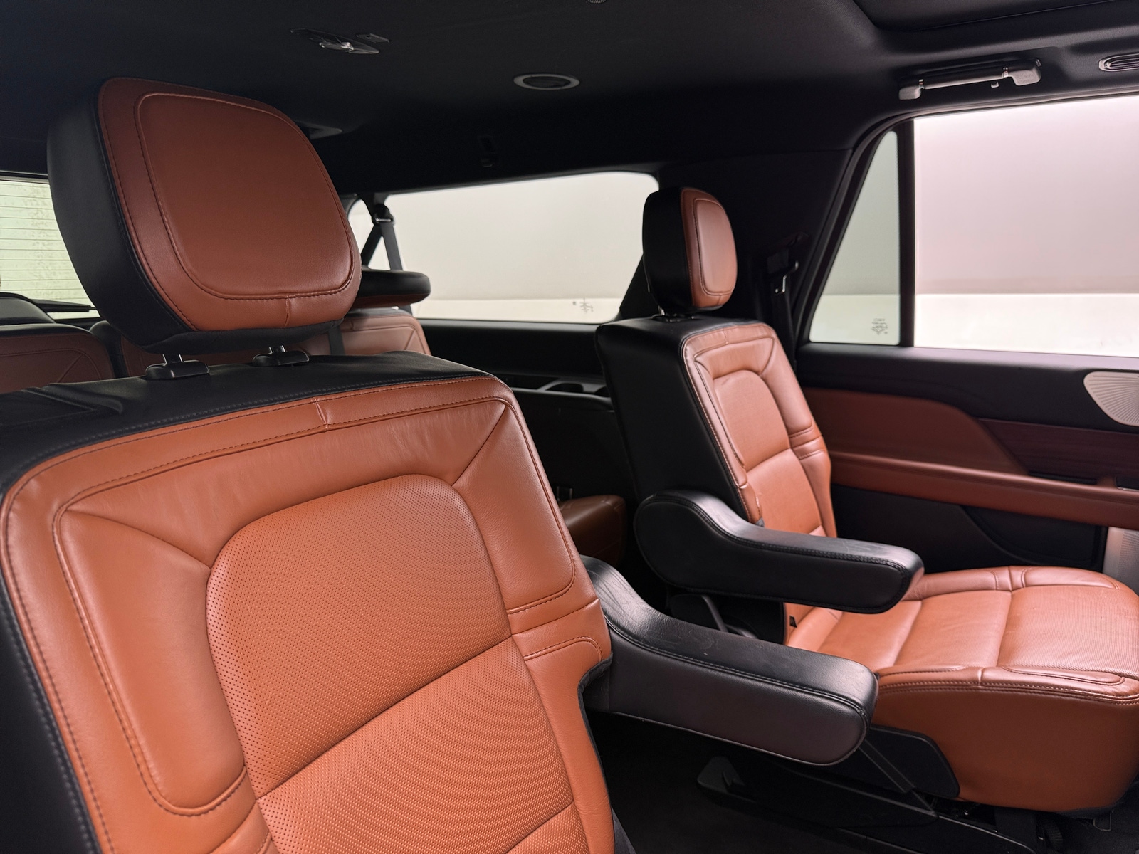 Thumbnail: 2021 Lincoln Navigator L - 5