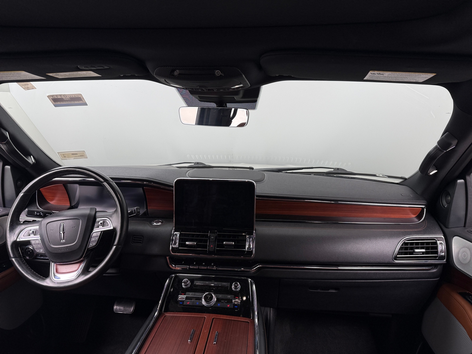 Thumbnail: 2021 Lincoln Navigator L - 2