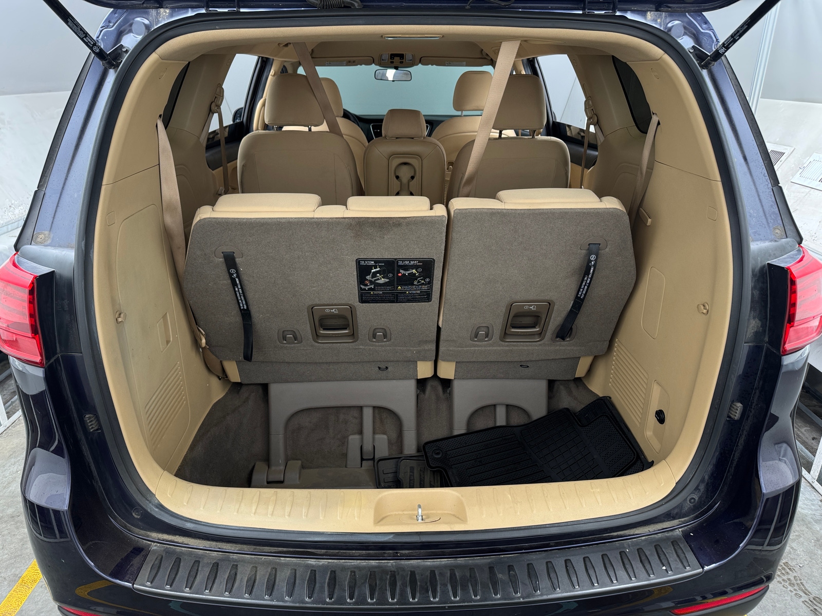 Thumbnail: 2019 Kia Sedona - 7