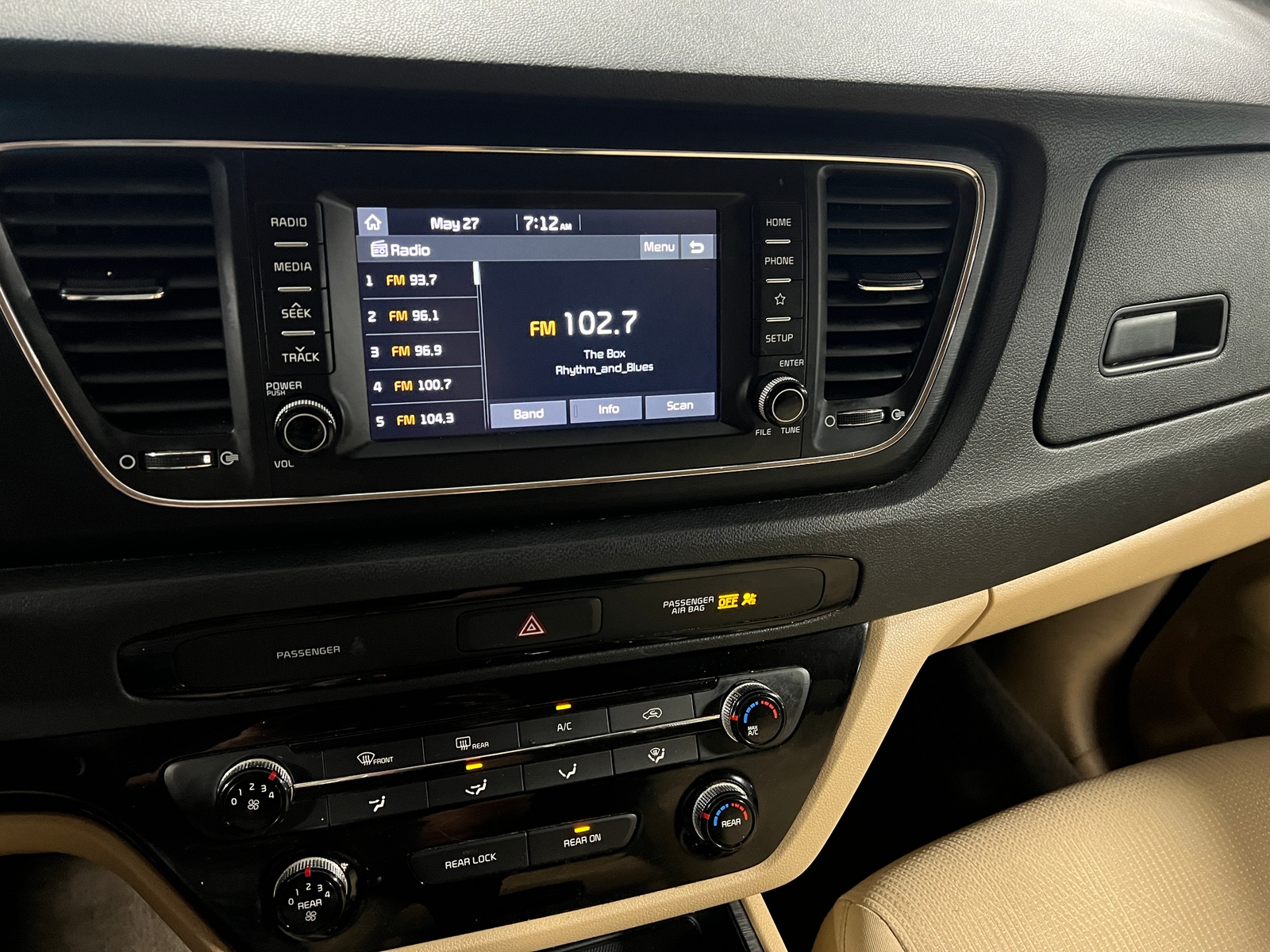 Thumbnail: 2019 Kia Sedona - 4