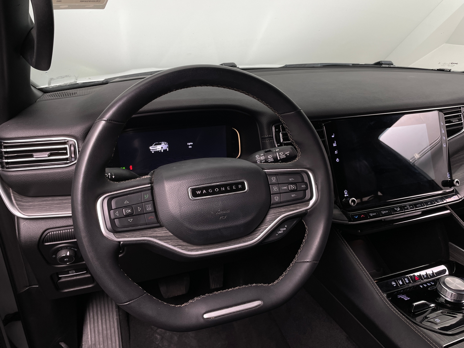 Thumbnail: 2023 Jeep Wagoneer - 4