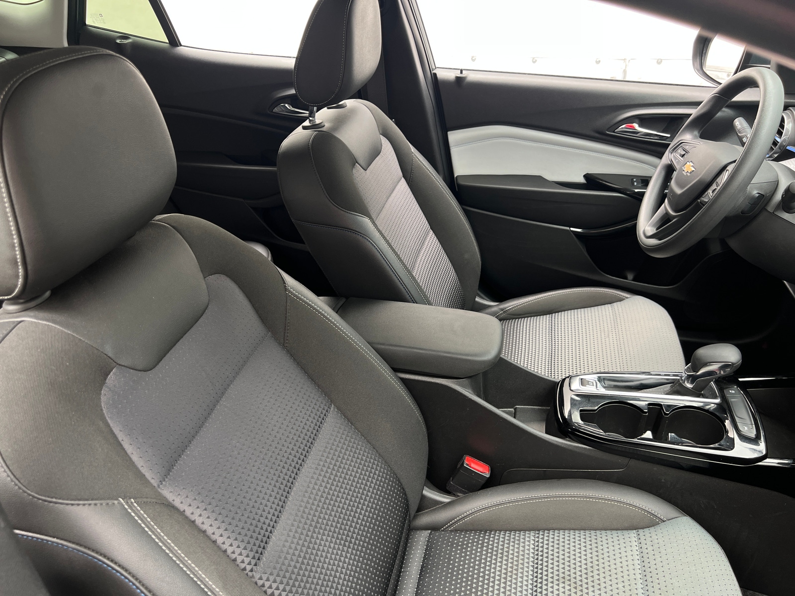 Thumbnail: 2025 Chevrolet Trax - 2