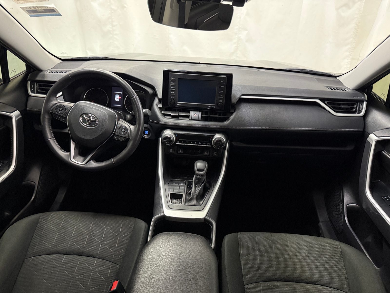 Thumbnail: 2022 Toyota RAV4 - 3