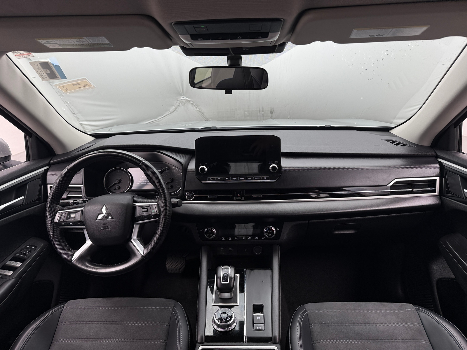Thumbnail: 2024 Mitsubishi Outlander - 3