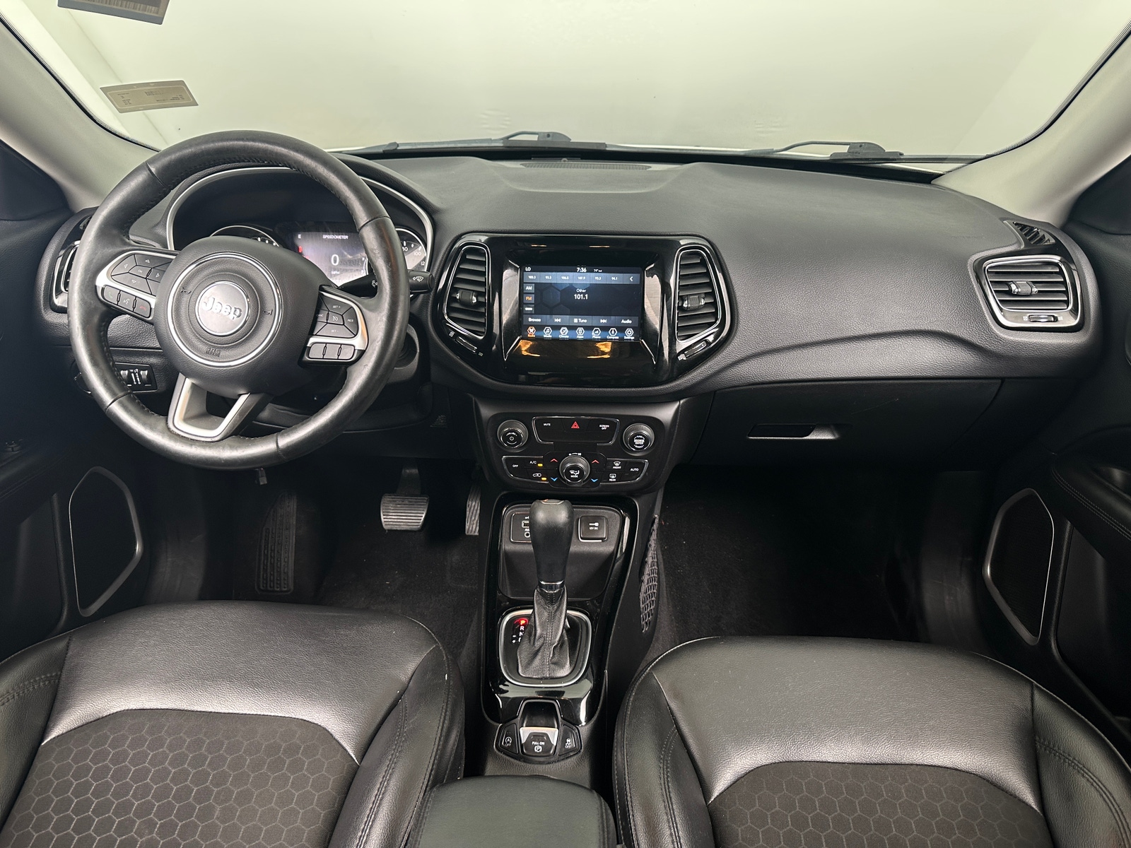 Thumbnail: 2018 Jeep Compass - 3