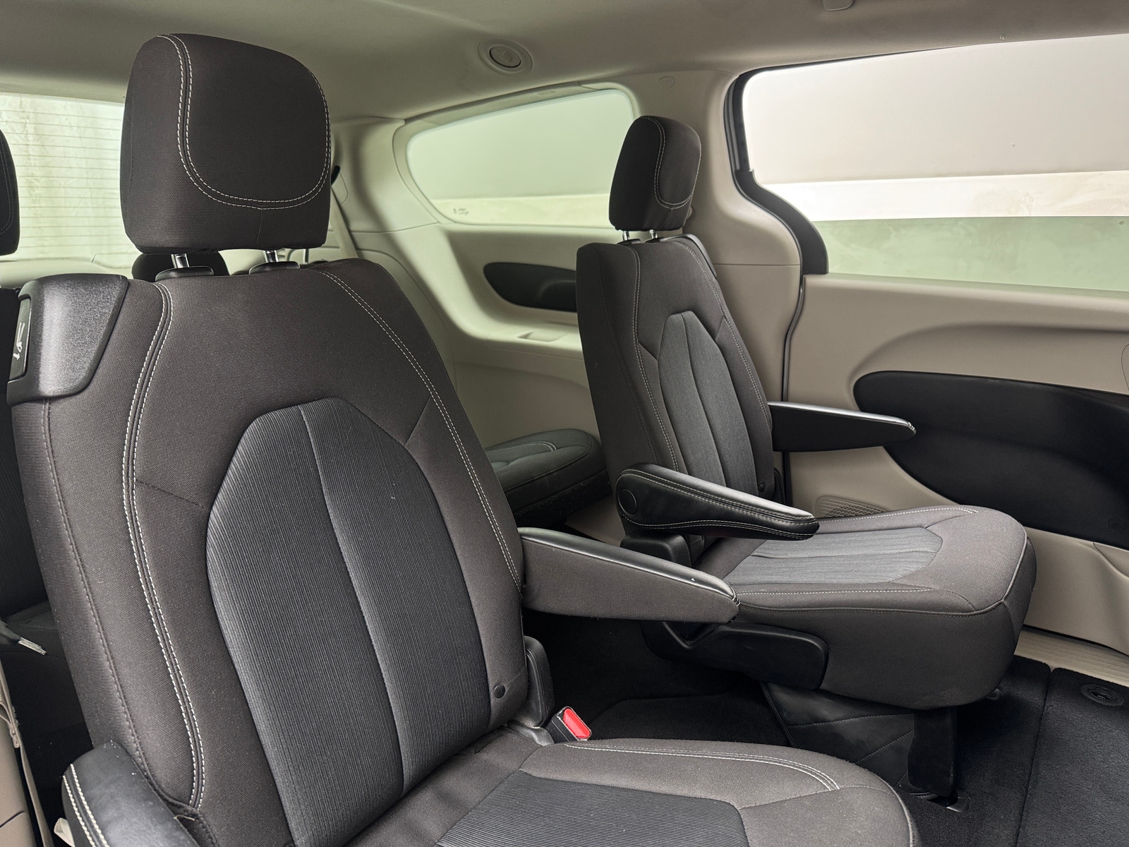 Thumbnail: 2023 Chrysler Voyager - 6