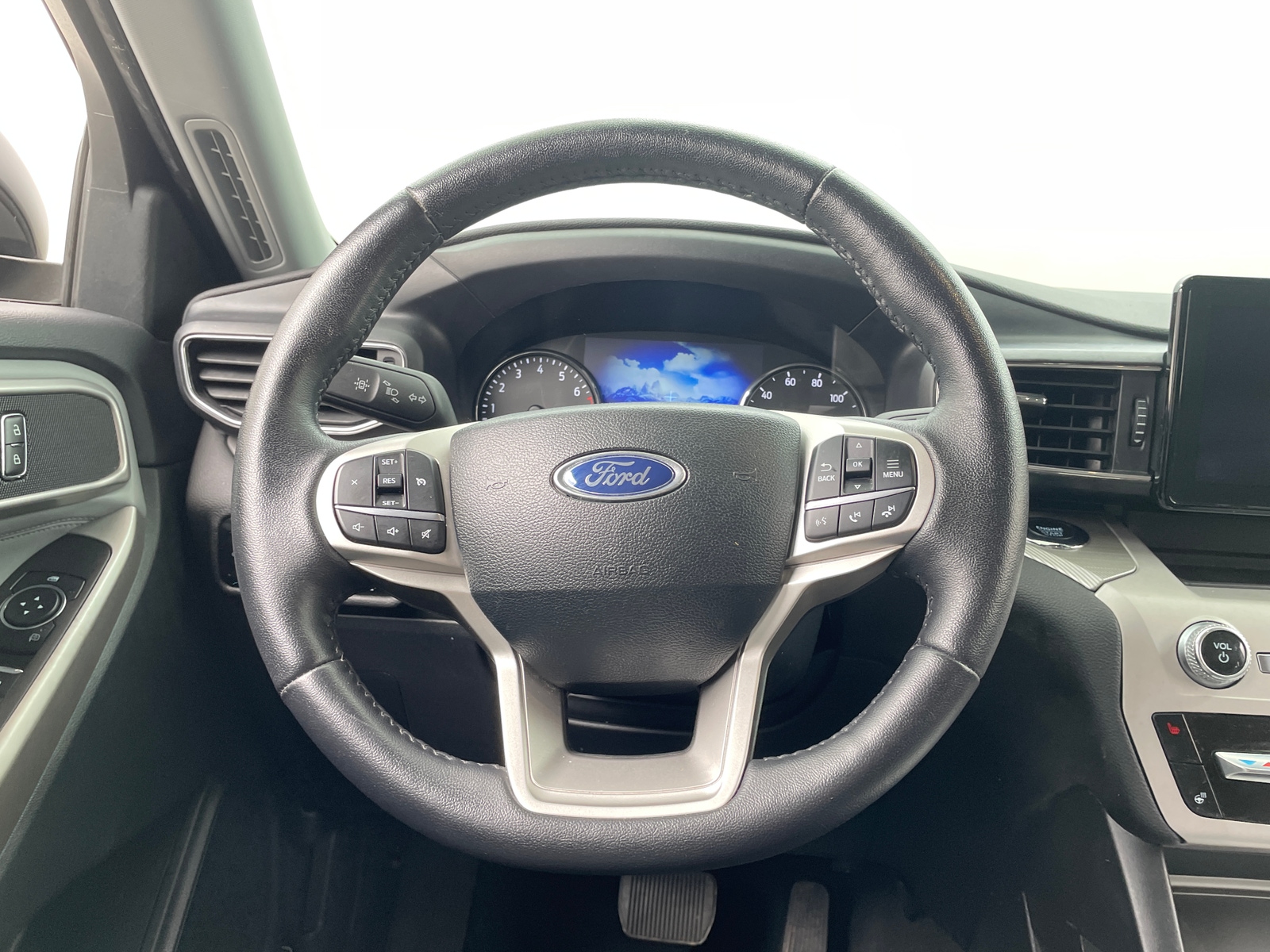 Thumbnail: 2024 Ford Explorer - 5